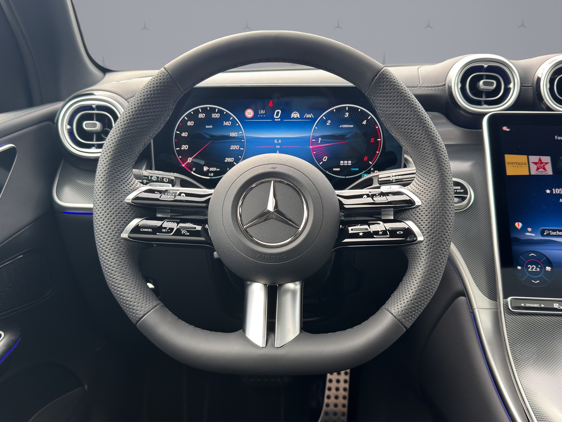 MERCEDES-BENZ GLC 220 d AMG Line 4matic-image-12