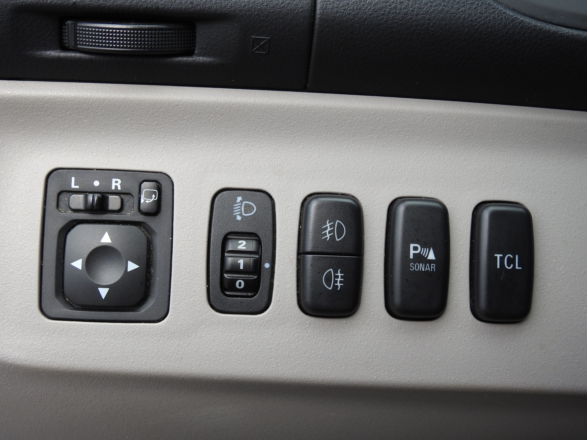 MITSUBISHI Grandis 2.0 16V DID Swiss Edition-image-25