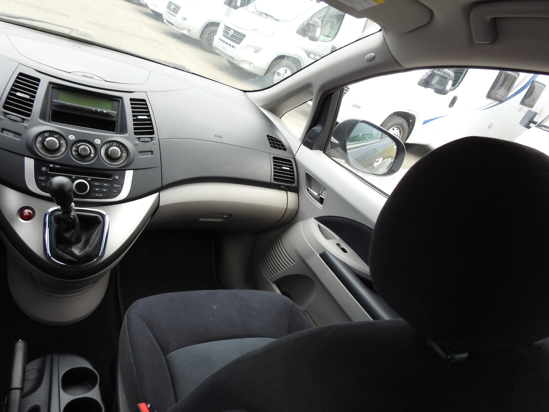 MITSUBISHI Grandis 2.0 16V DID Swiss Edition-image-18