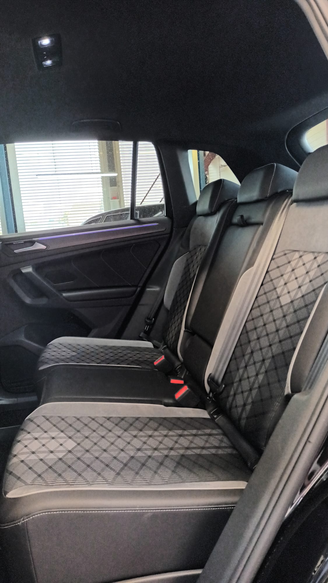 VW Tiguan 2.0TSI R-Line 4Motion DSG-image-14