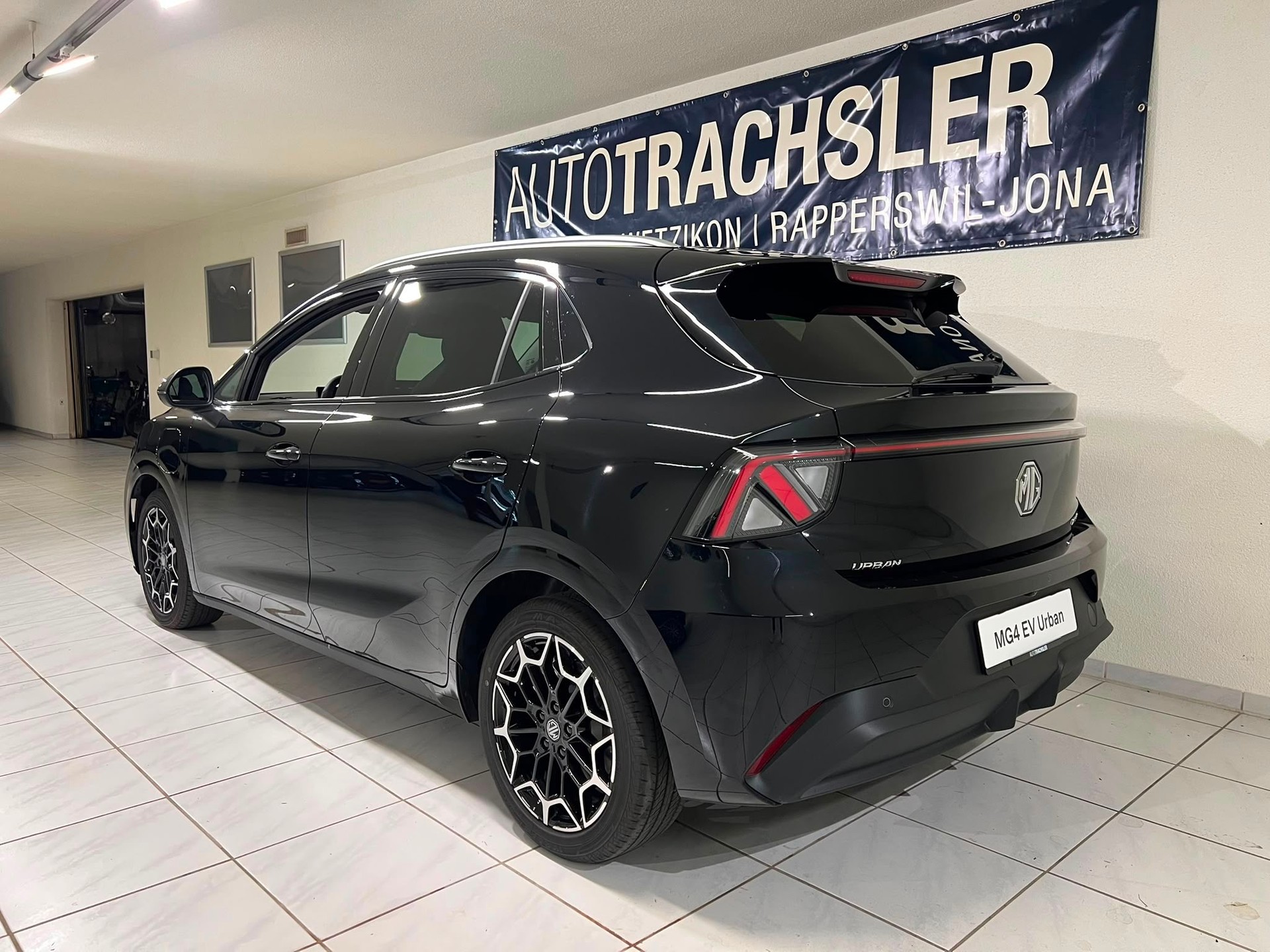 MG 4 EV Urban 54kWh Premium-image-5