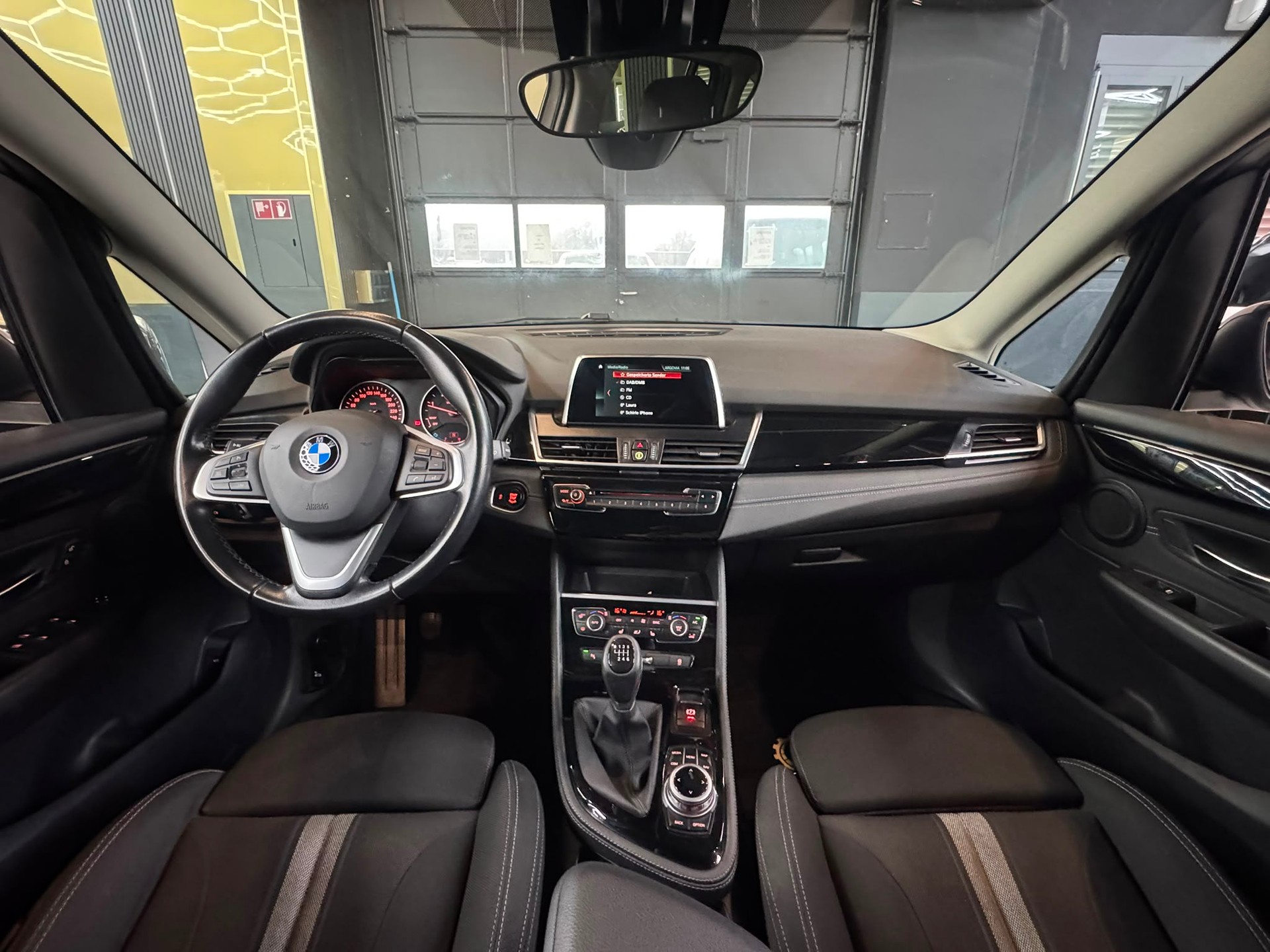 BMW 218d xDrive Gran Tourer Sport Line-image-12