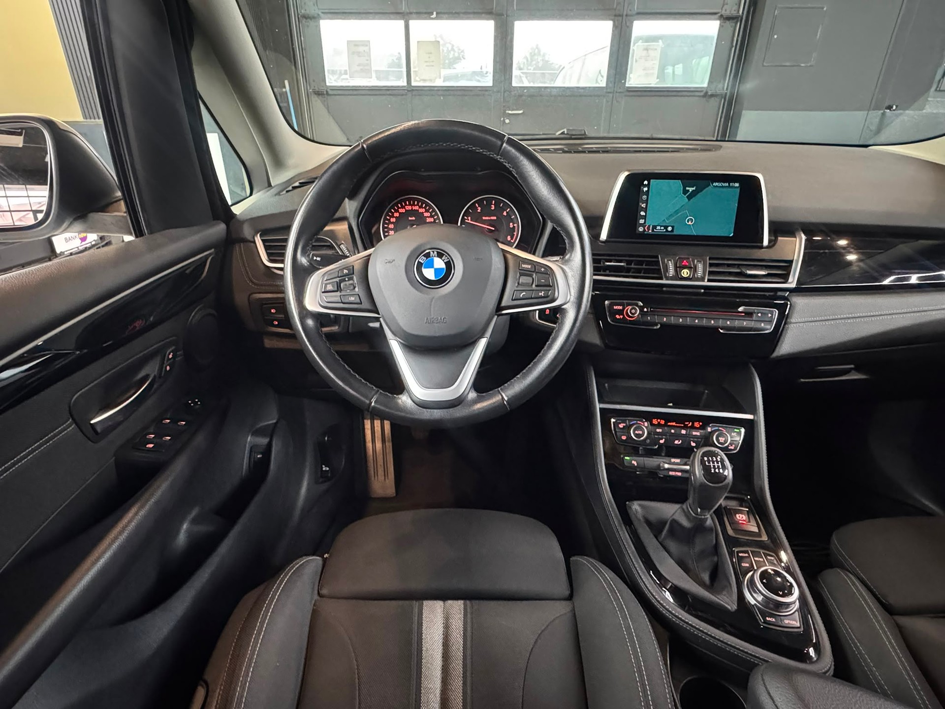 BMW 218d xDrive Gran Tourer Sport Line-image-13