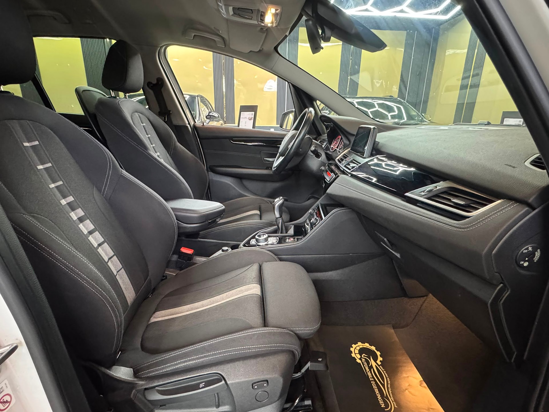 BMW 218d xDrive Gran Tourer Sport Line-image-11
