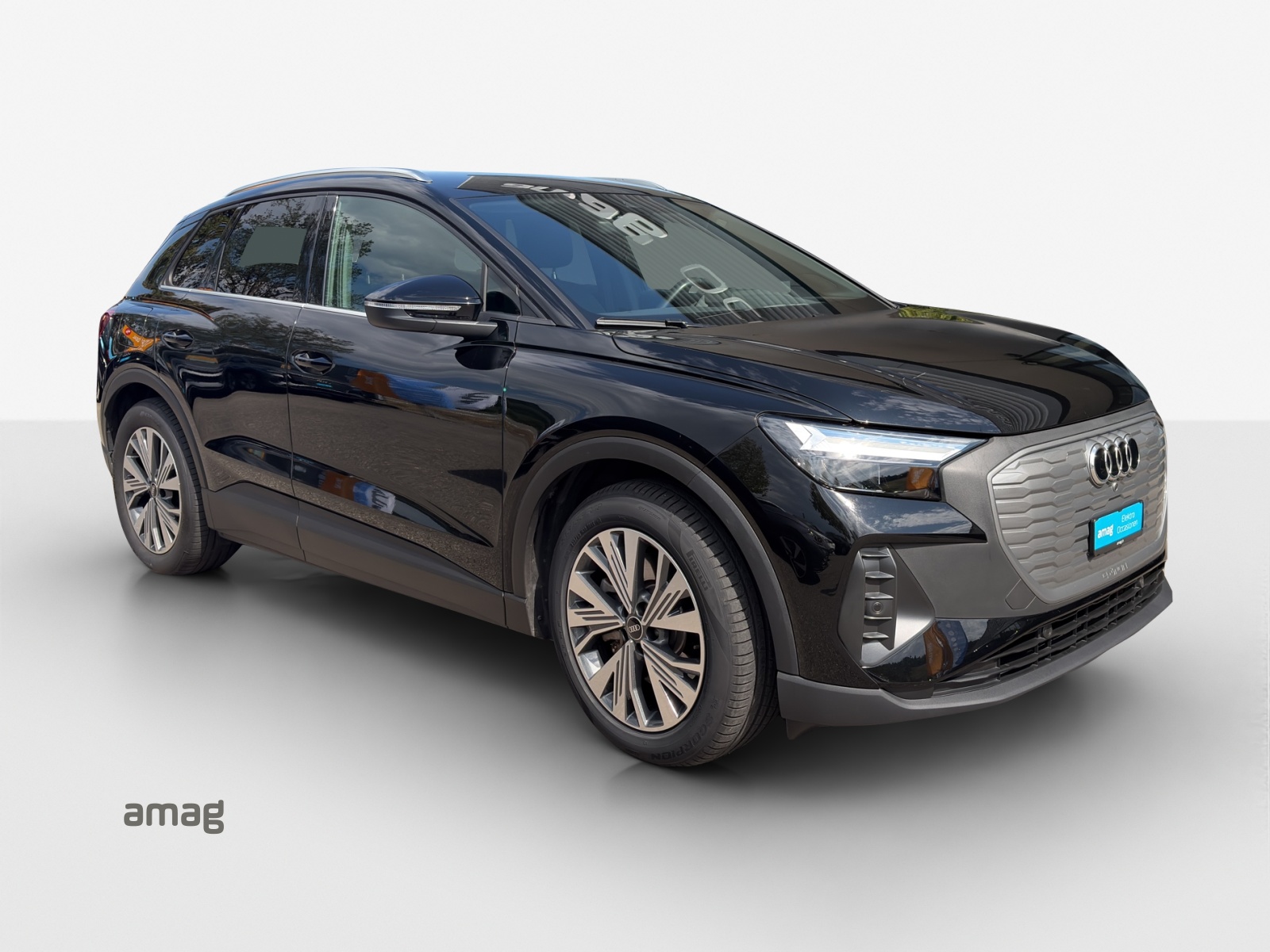 AUDI Q4 e-tron 45 quattro-image-5