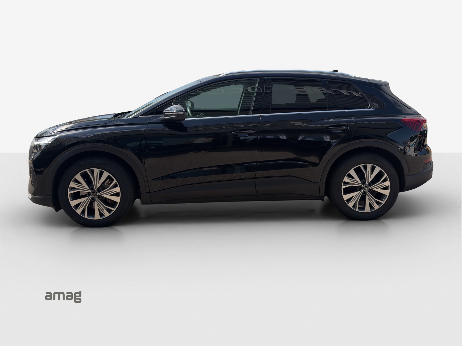 AUDI Q4 e-tron 45 quattro-image-1