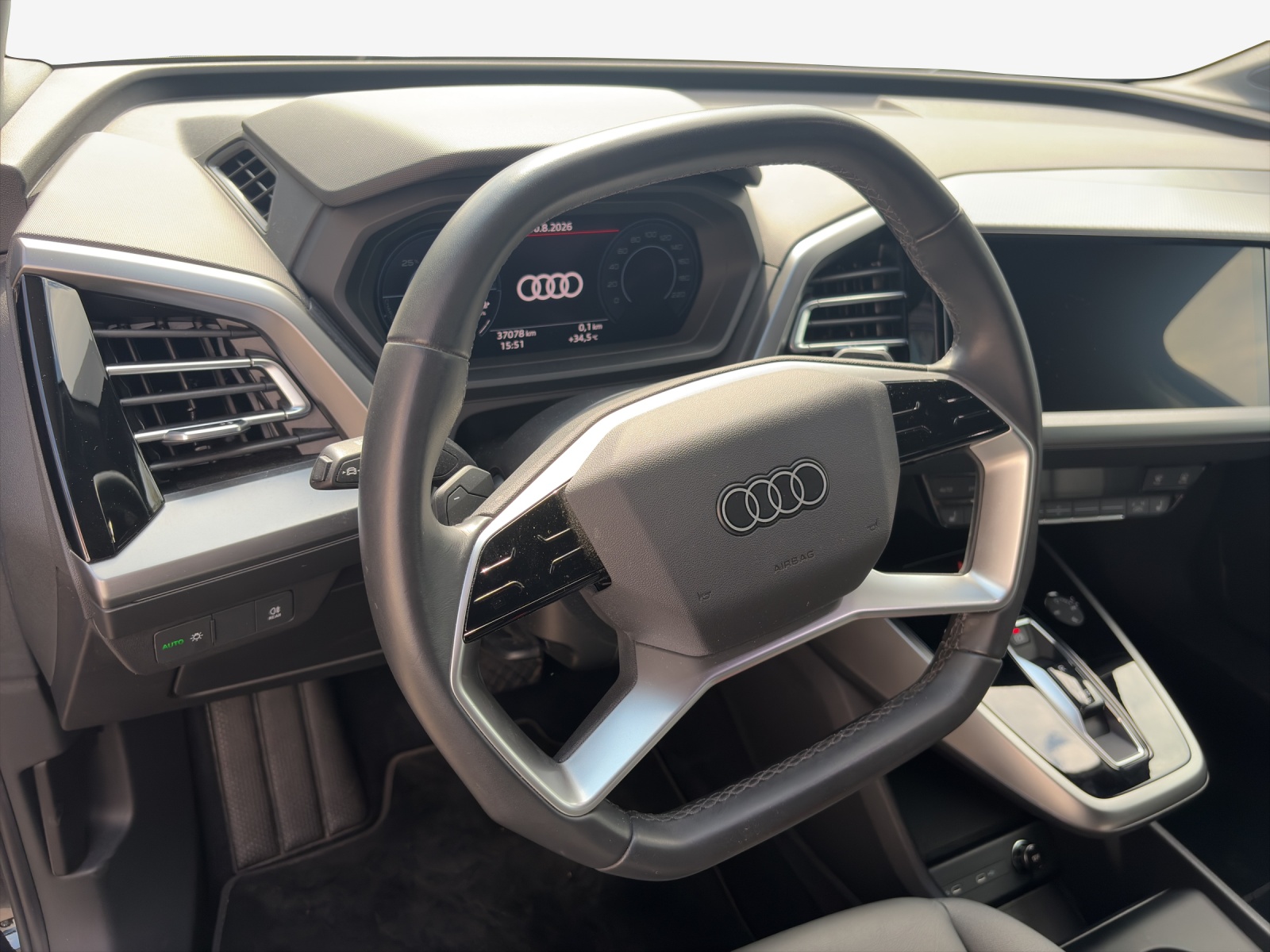 AUDI Q4 e-tron 45 quattro-image-9