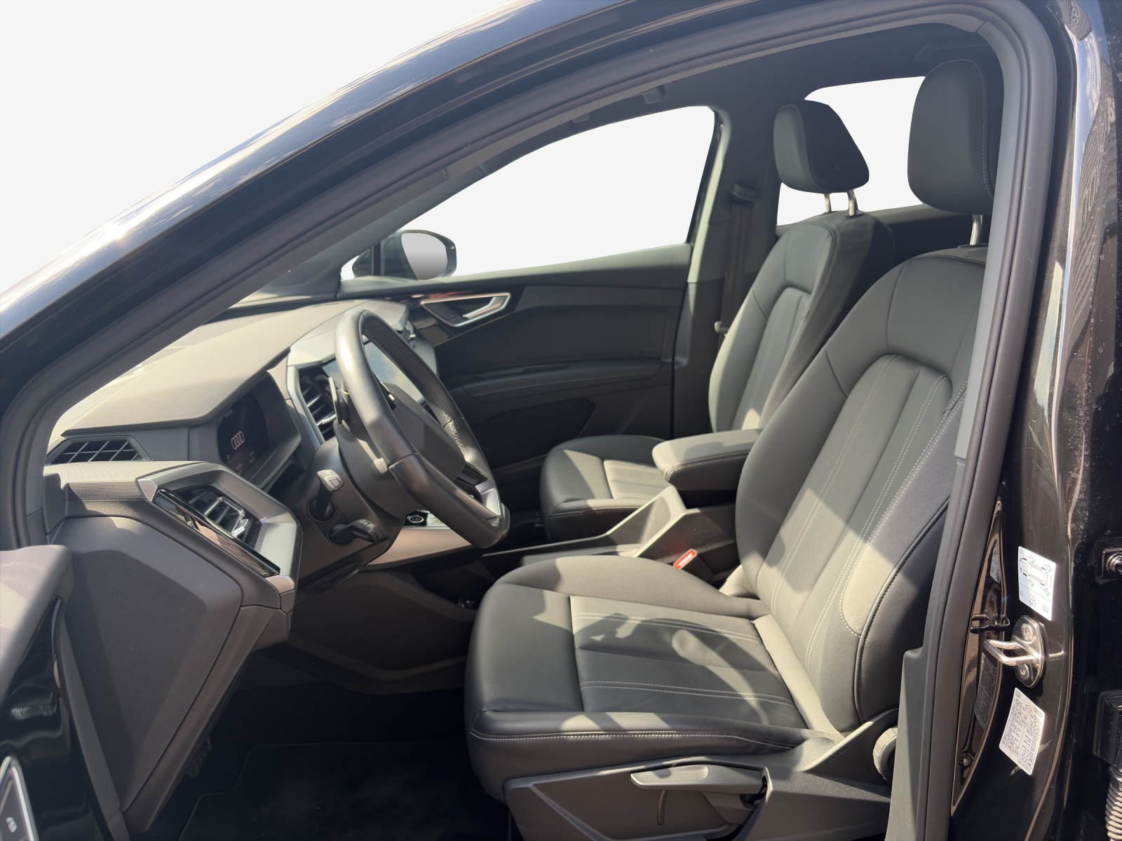 AUDI Q4 e-tron 45 quattro-image-7