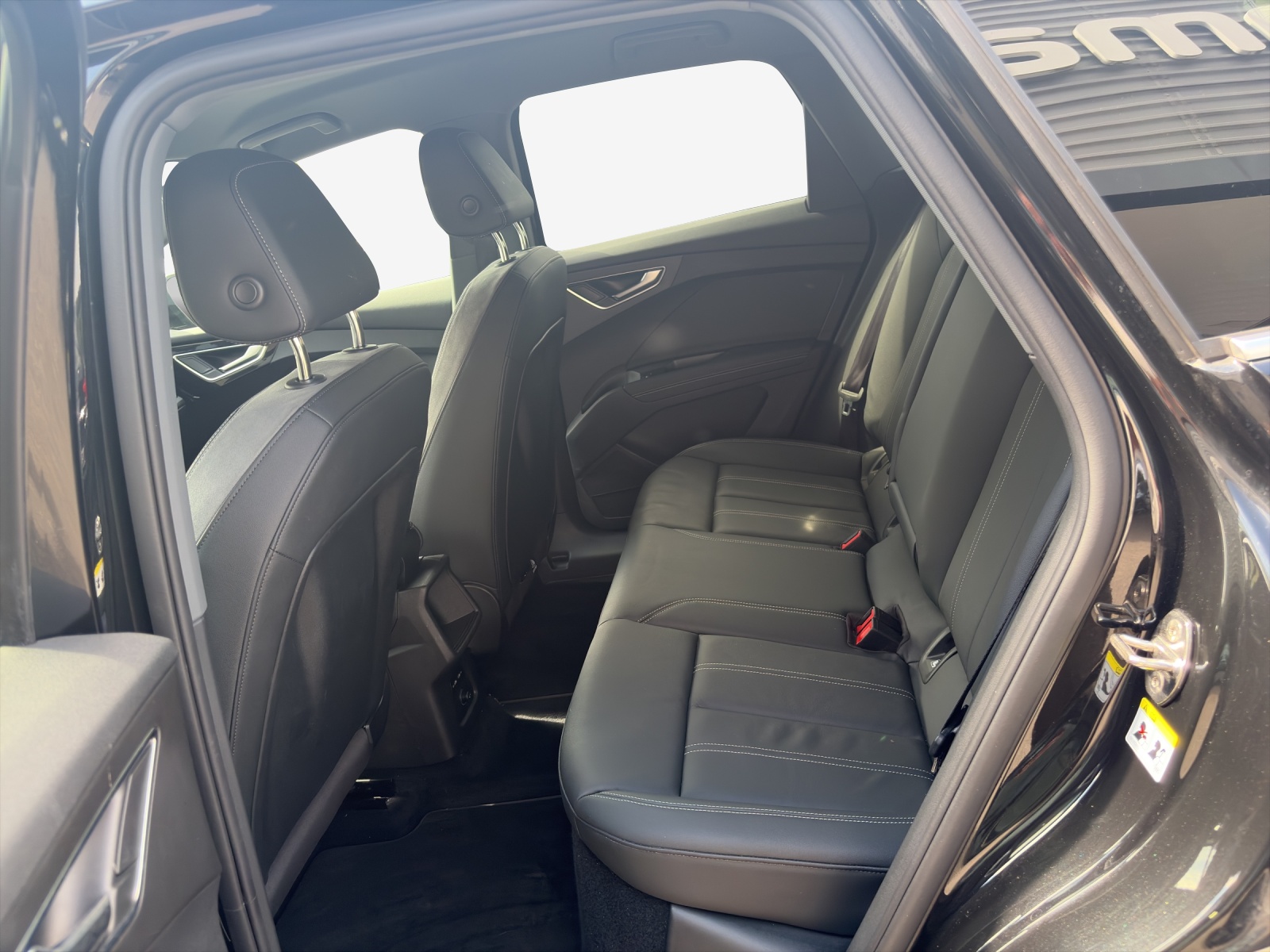 AUDI Q4 e-tron 45 quattro-image-11