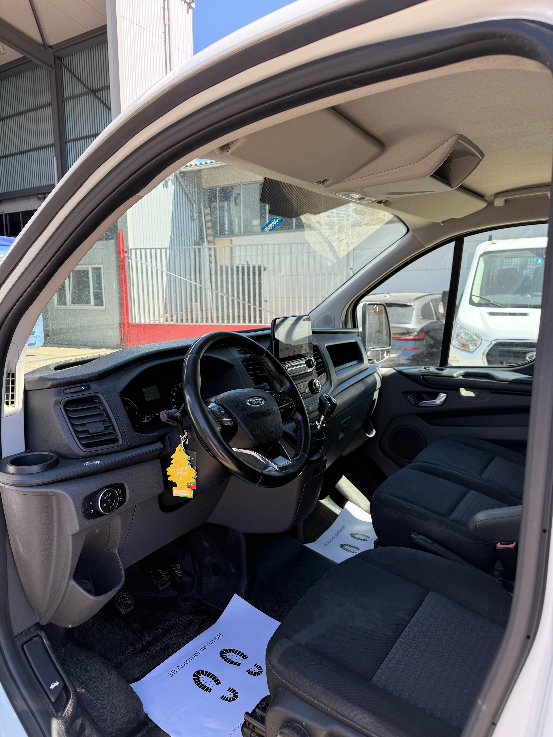 FORD Transit Custom Van 300 L2H1 DK Trend-image-6
