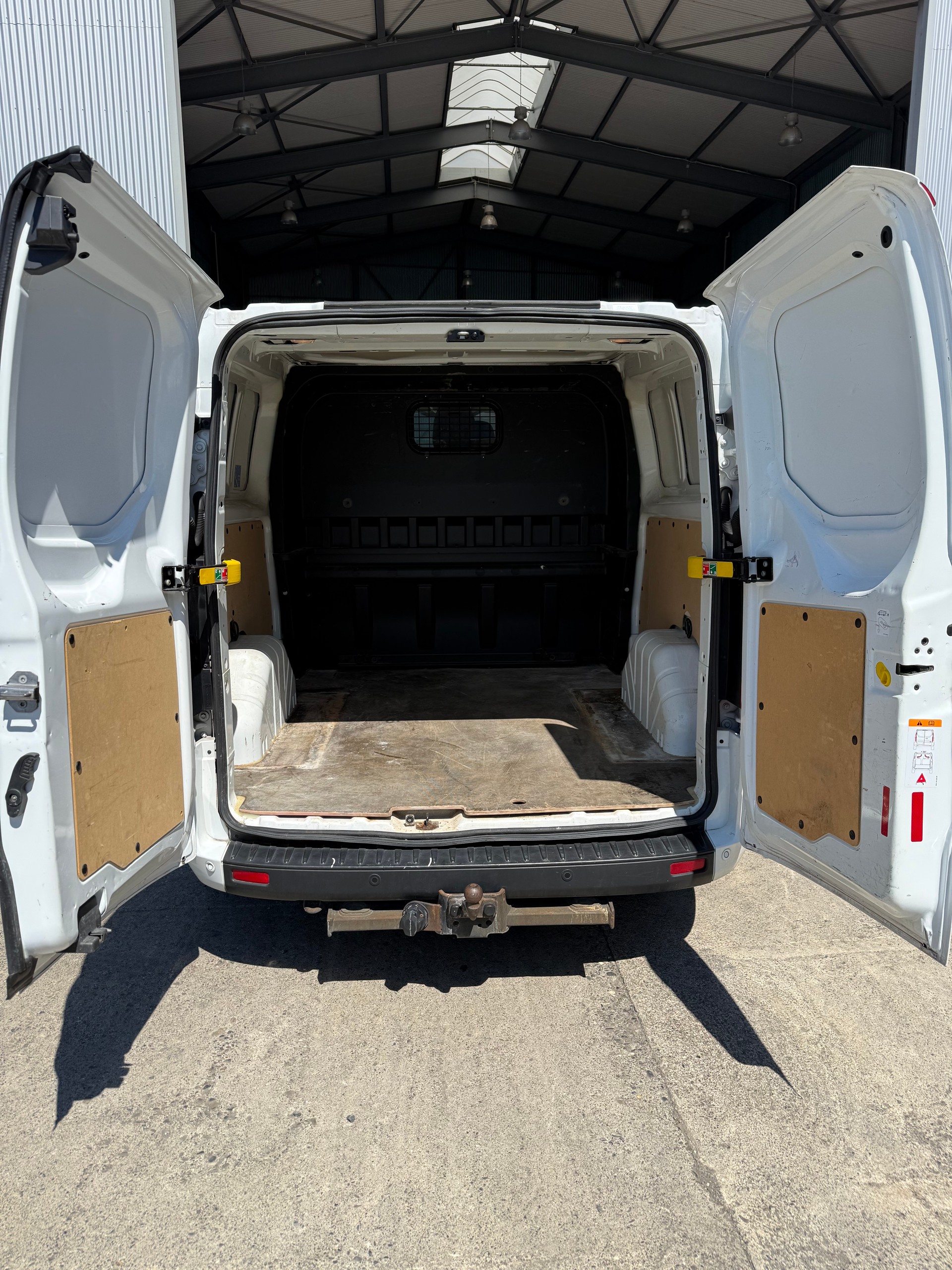 FORD Transit Custom Van 300 L2H1 DK Trend-image-10
