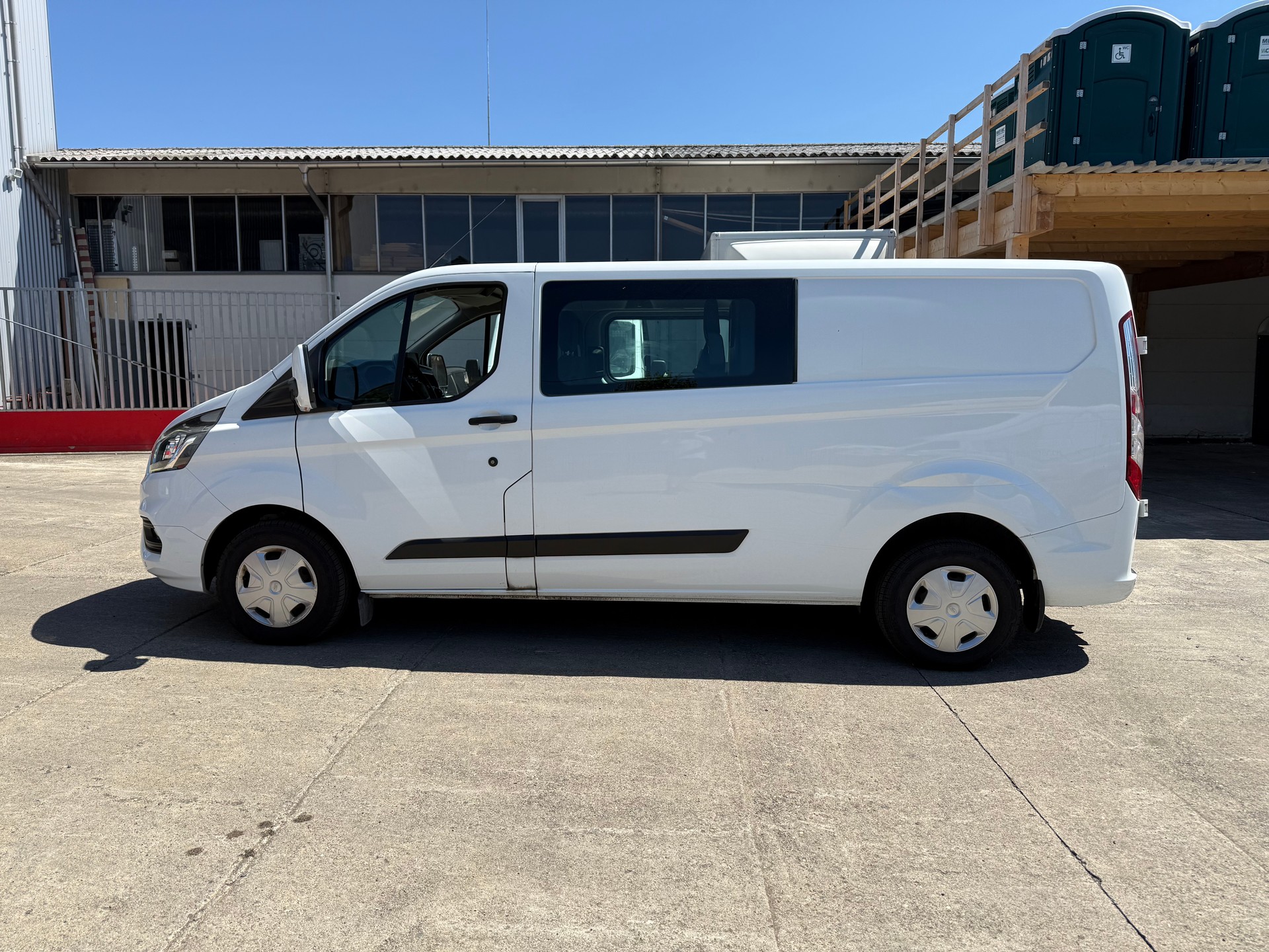 FORD Transit Custom Van 300 L2H1 DK Trend-image-3