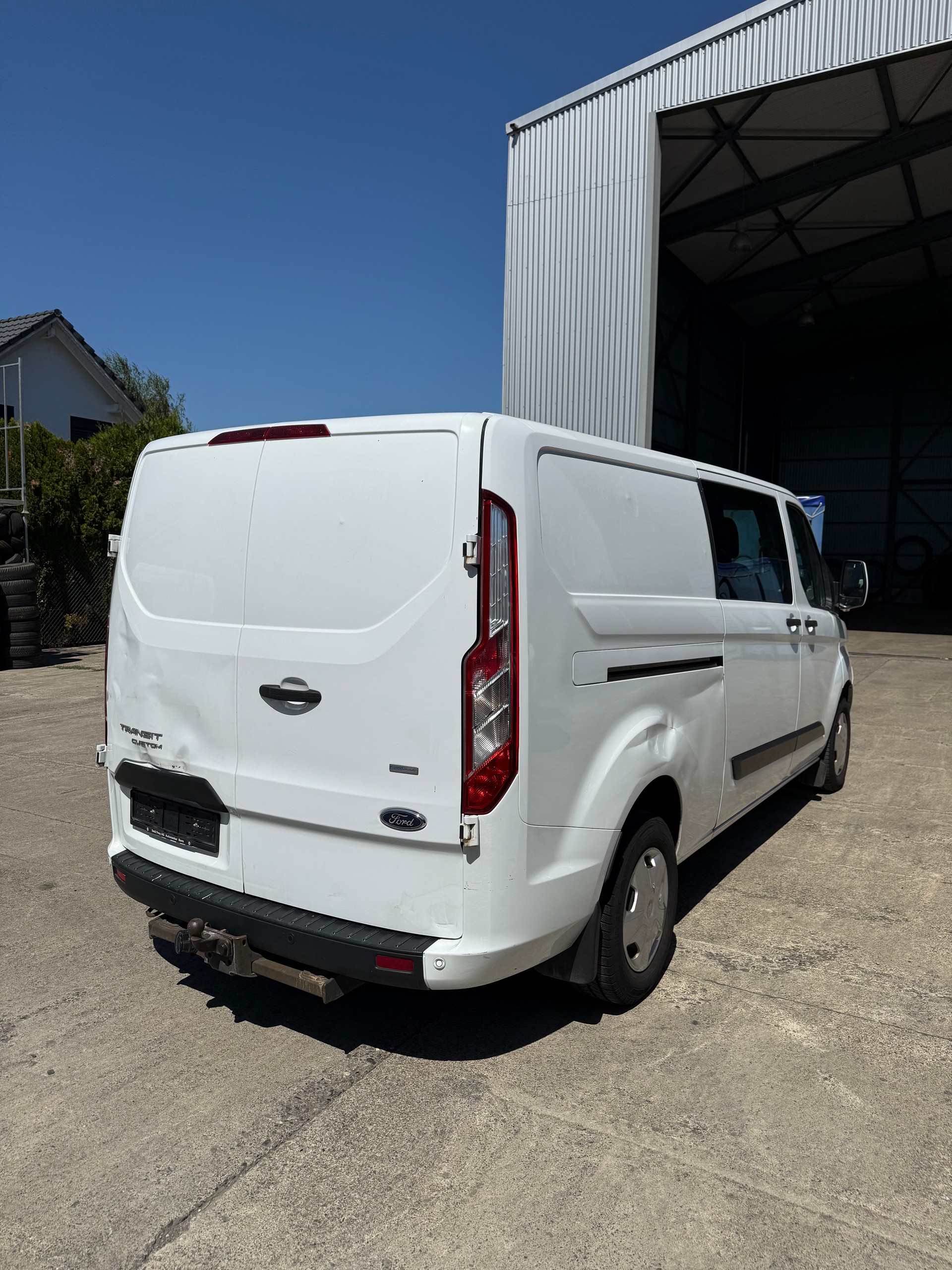 FORD Transit Custom Van 300 L2H1 DK Trend-image-5