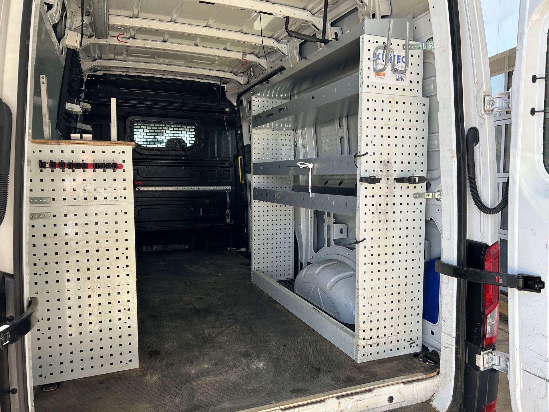VW Crafter 35 2.0 TDI Entry L3 4Motion-image-5
