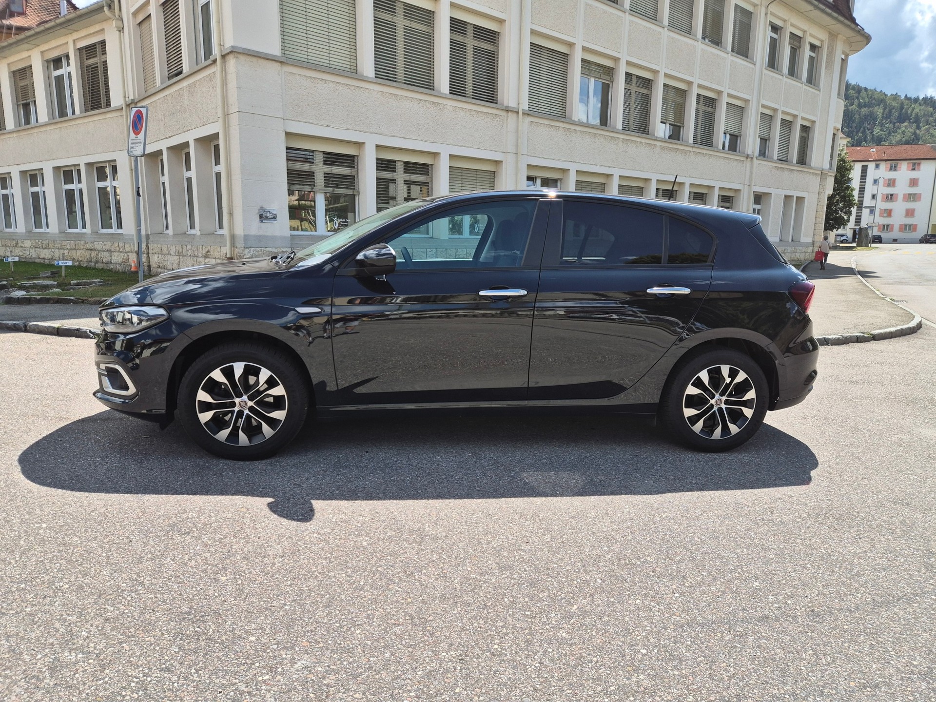 FIAT Tipo 1.0 T3 Swiss Edition-showroom-element-1