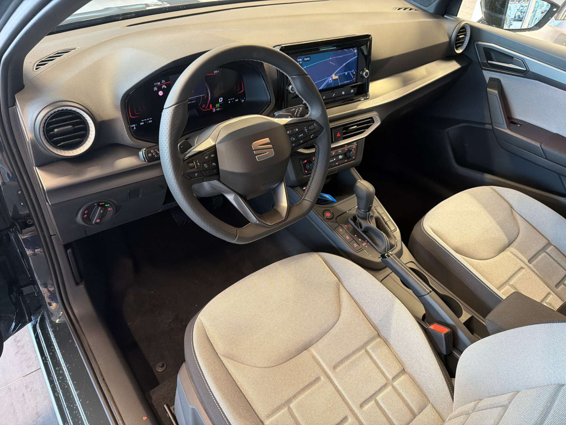 SEAT Ibiza 1.0 EcoTSi FR DSG-Automat-image-5