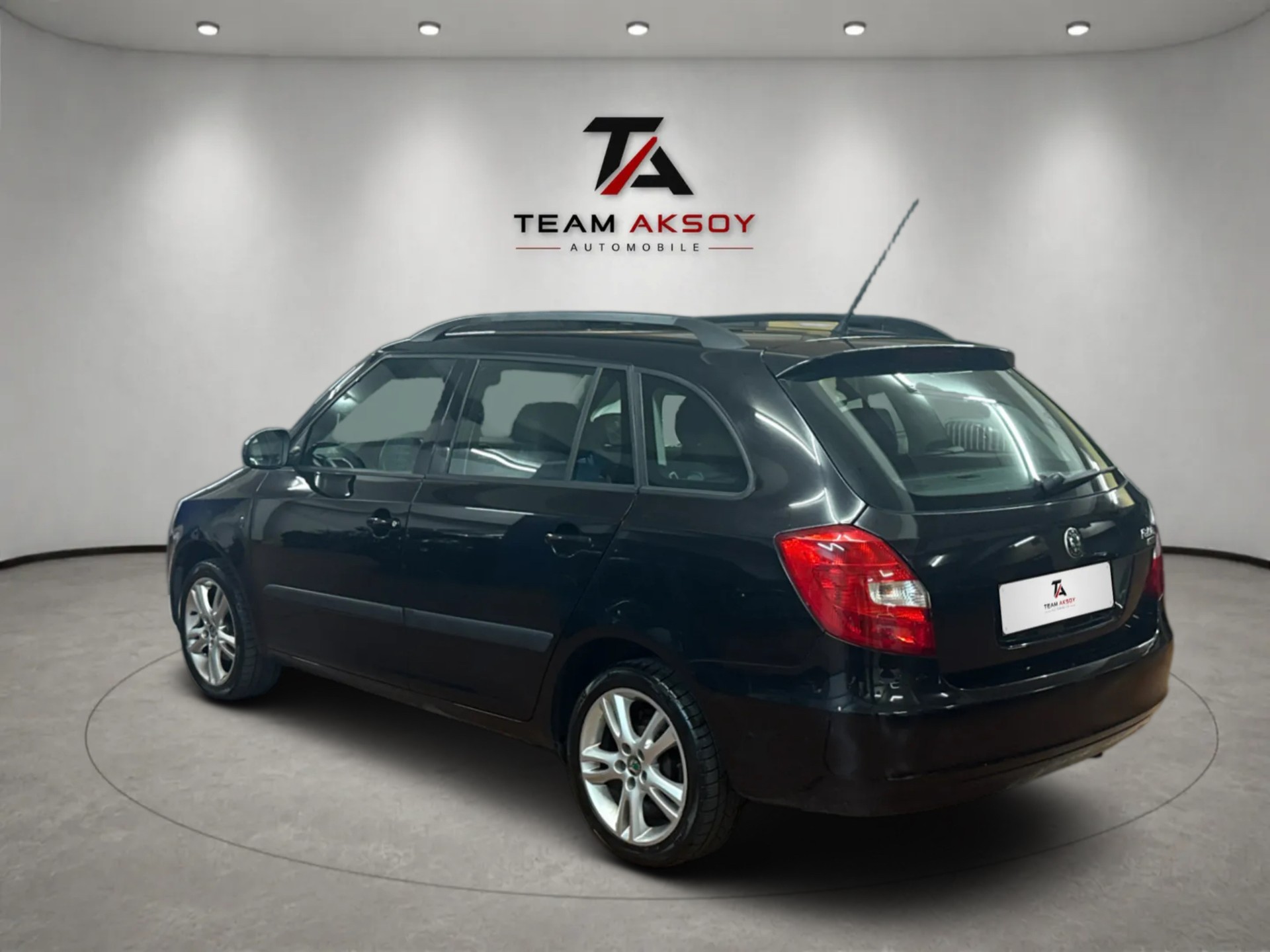 SKODA Fabia 1.2 Entry-image-6