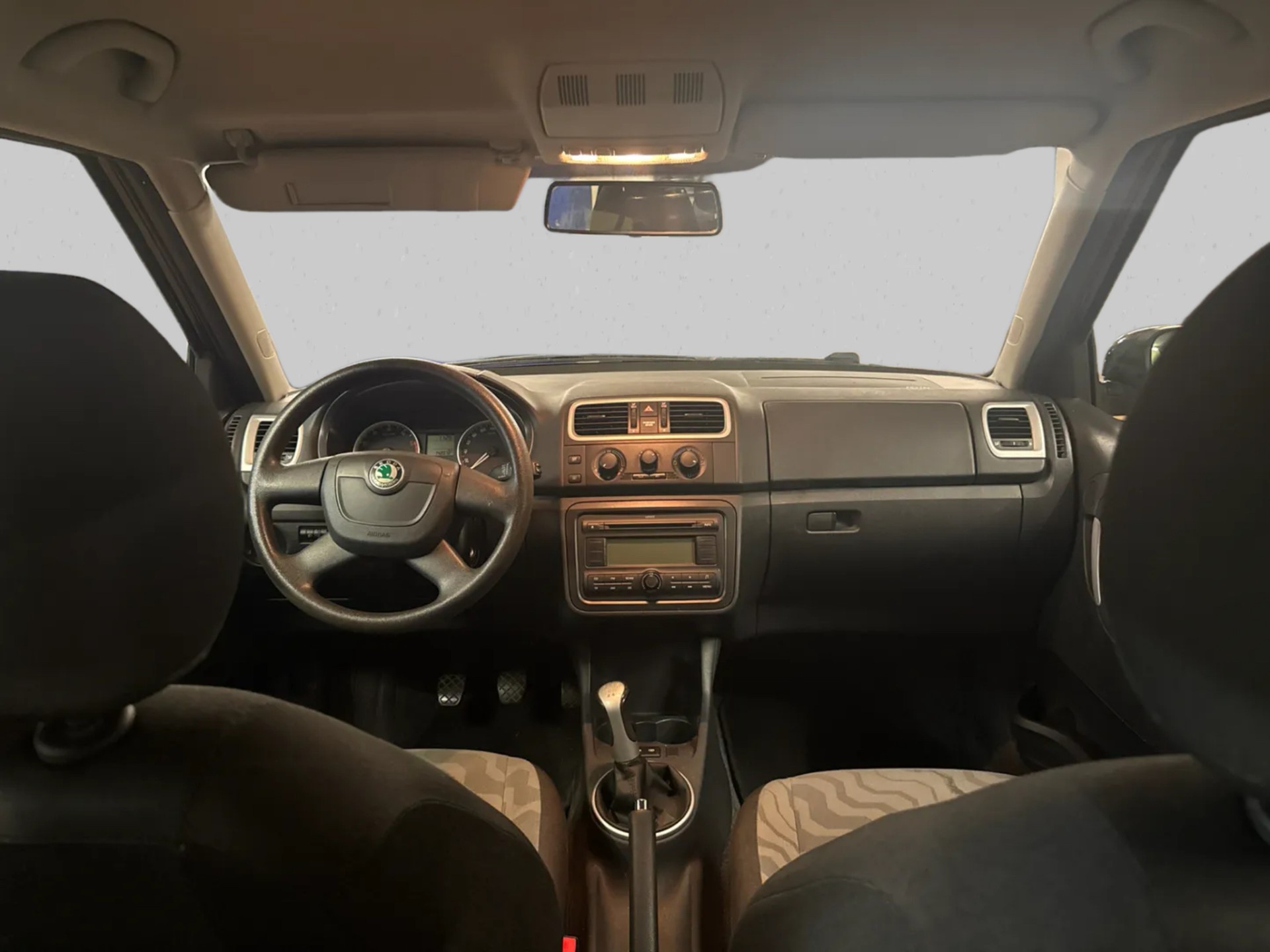 SKODA Fabia 1.2 Entry-image-8