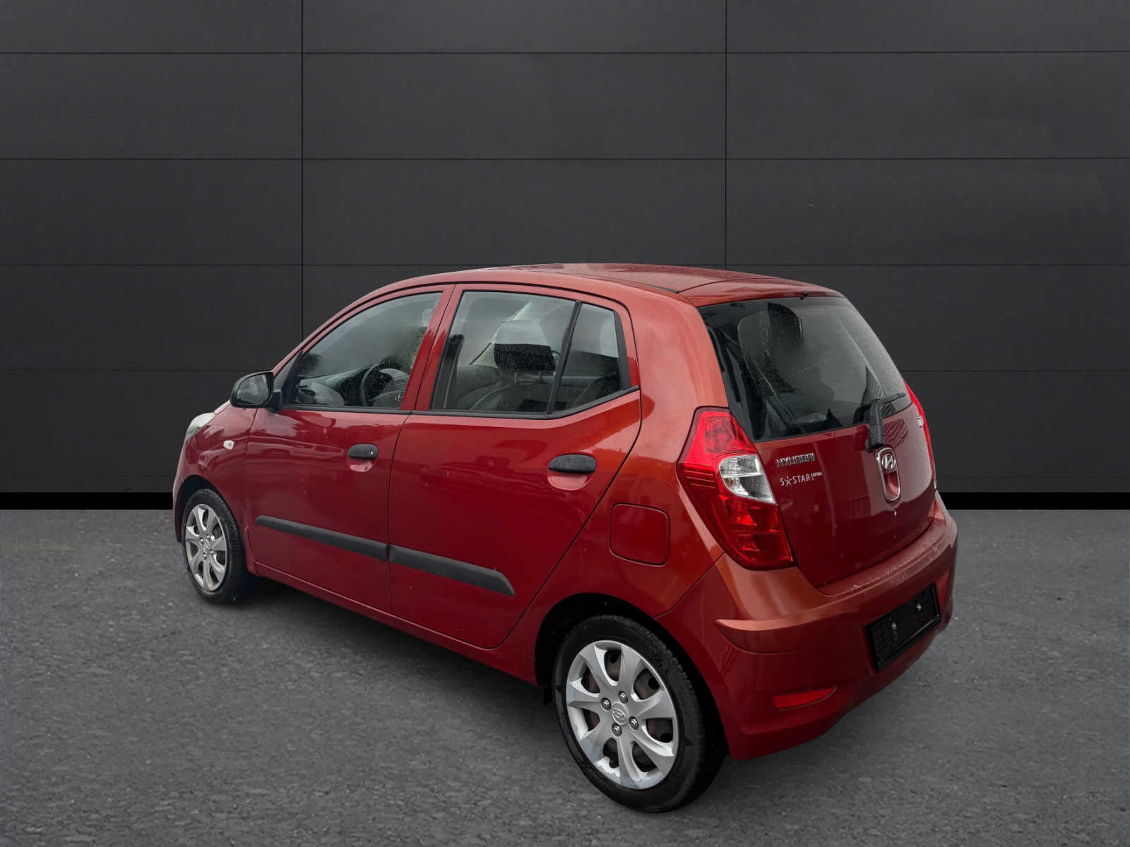 HYUNDAI i10-image-1