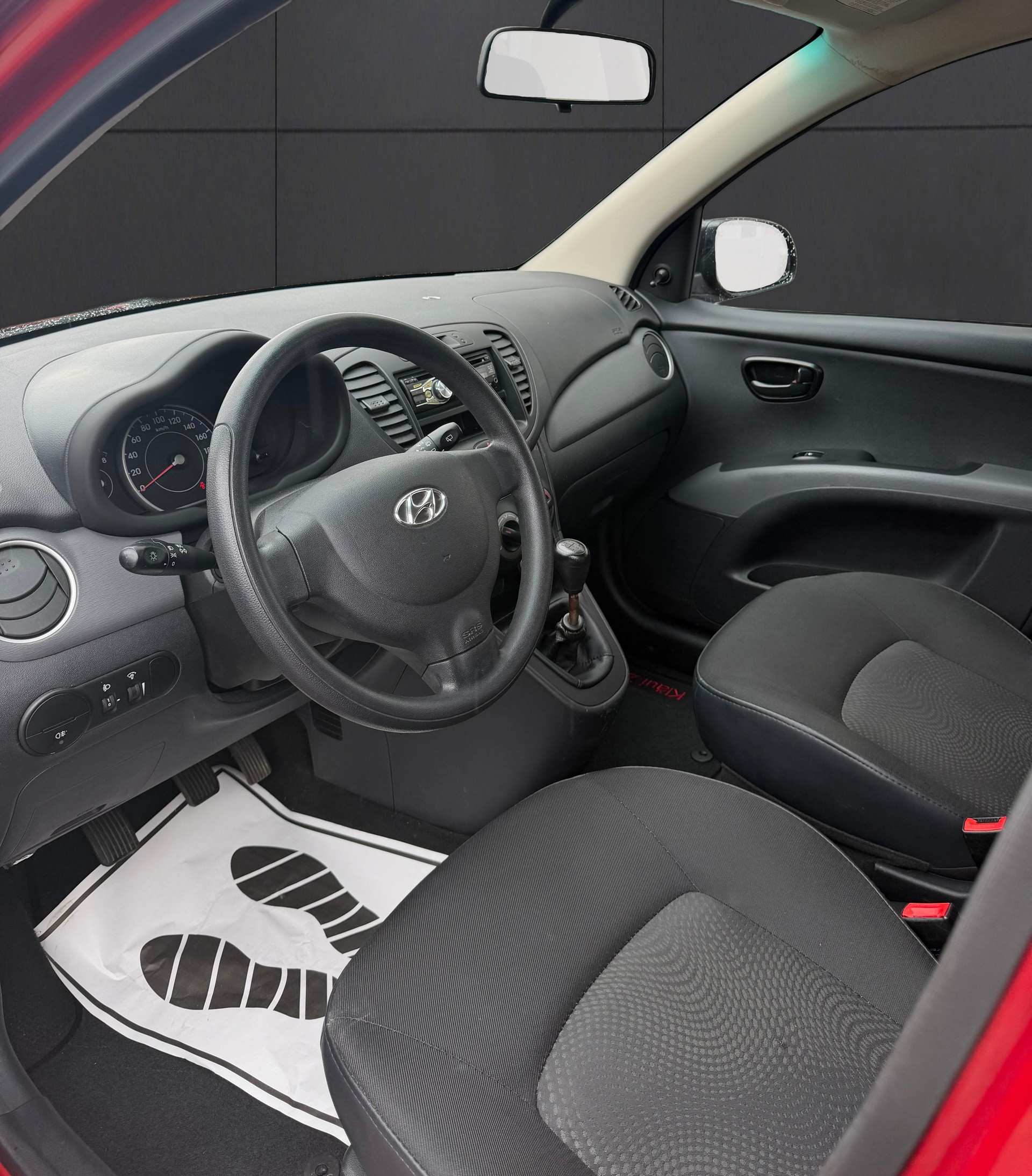 HYUNDAI i10-image-4