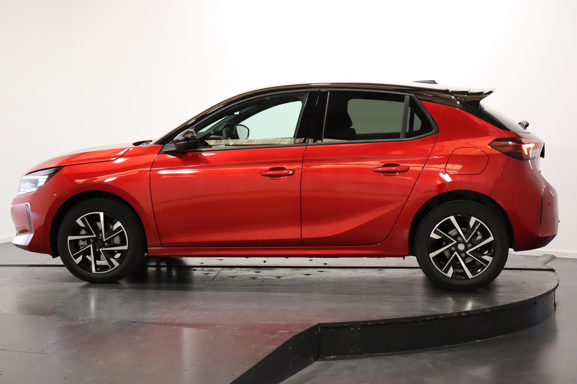 OPEL Corsa 1.2 T Hybrid Sporthilfe-image-1