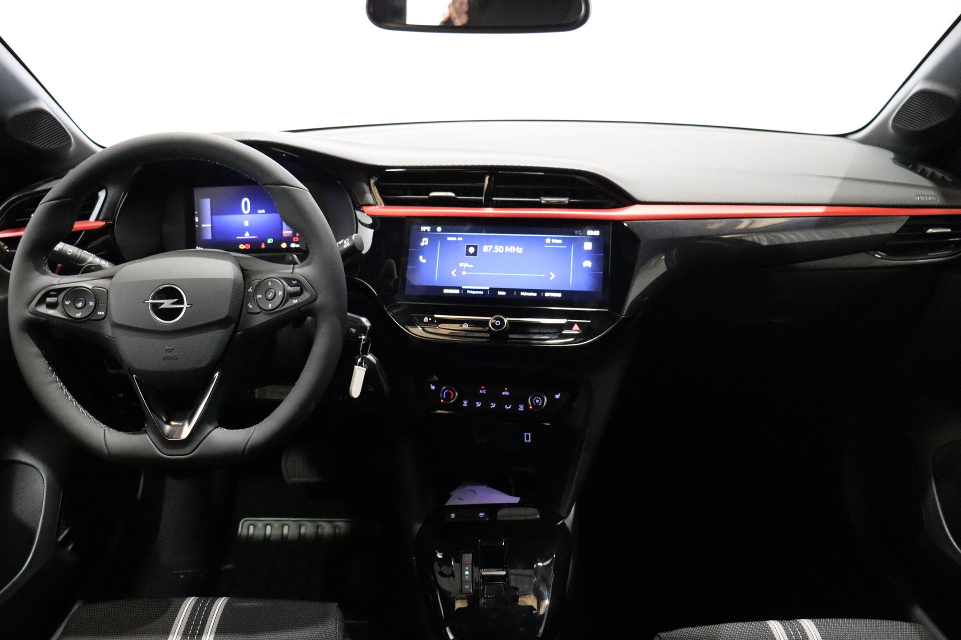 OPEL Corsa 1.2 T Hybrid Sporthilfe-image-5