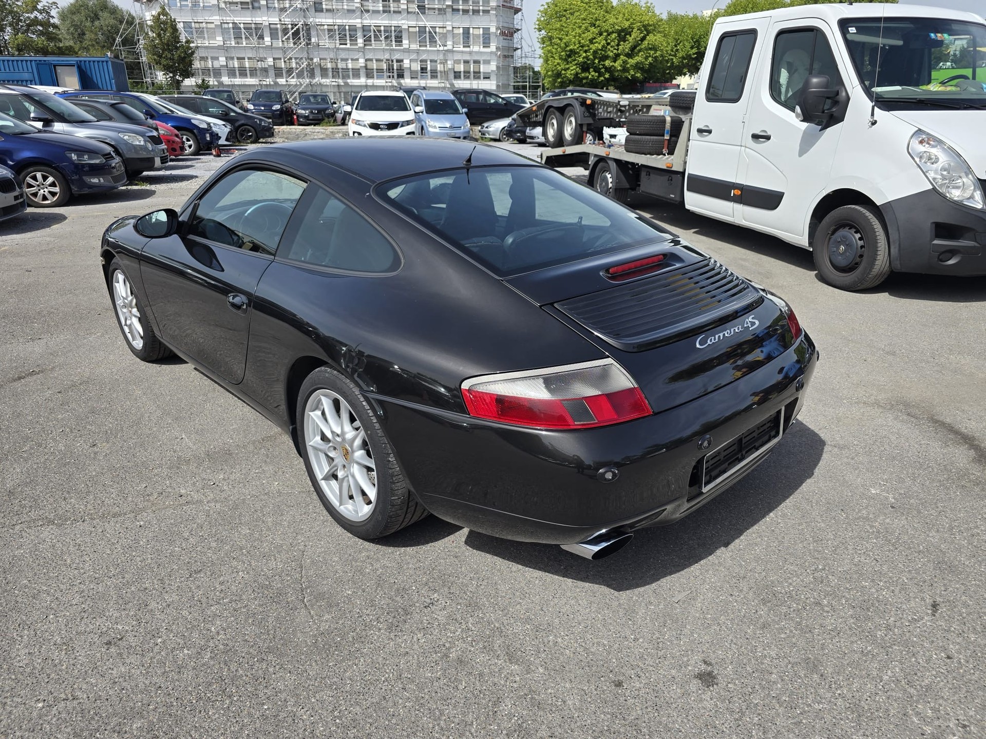 PORSCHE 911 Carrera 4-image-4