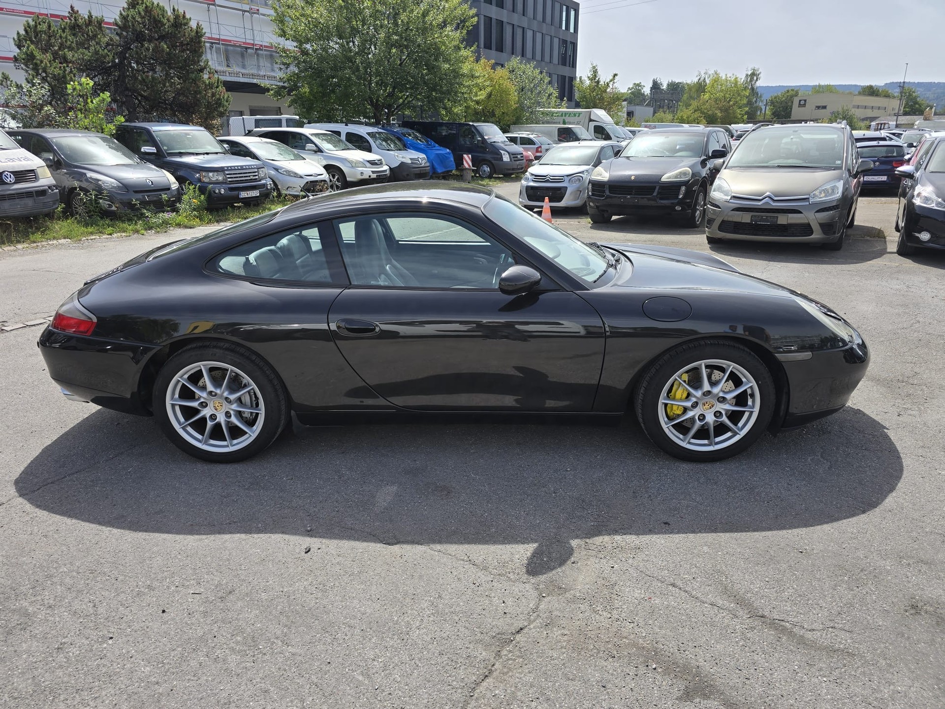 PORSCHE 911 Carrera 4-image-5