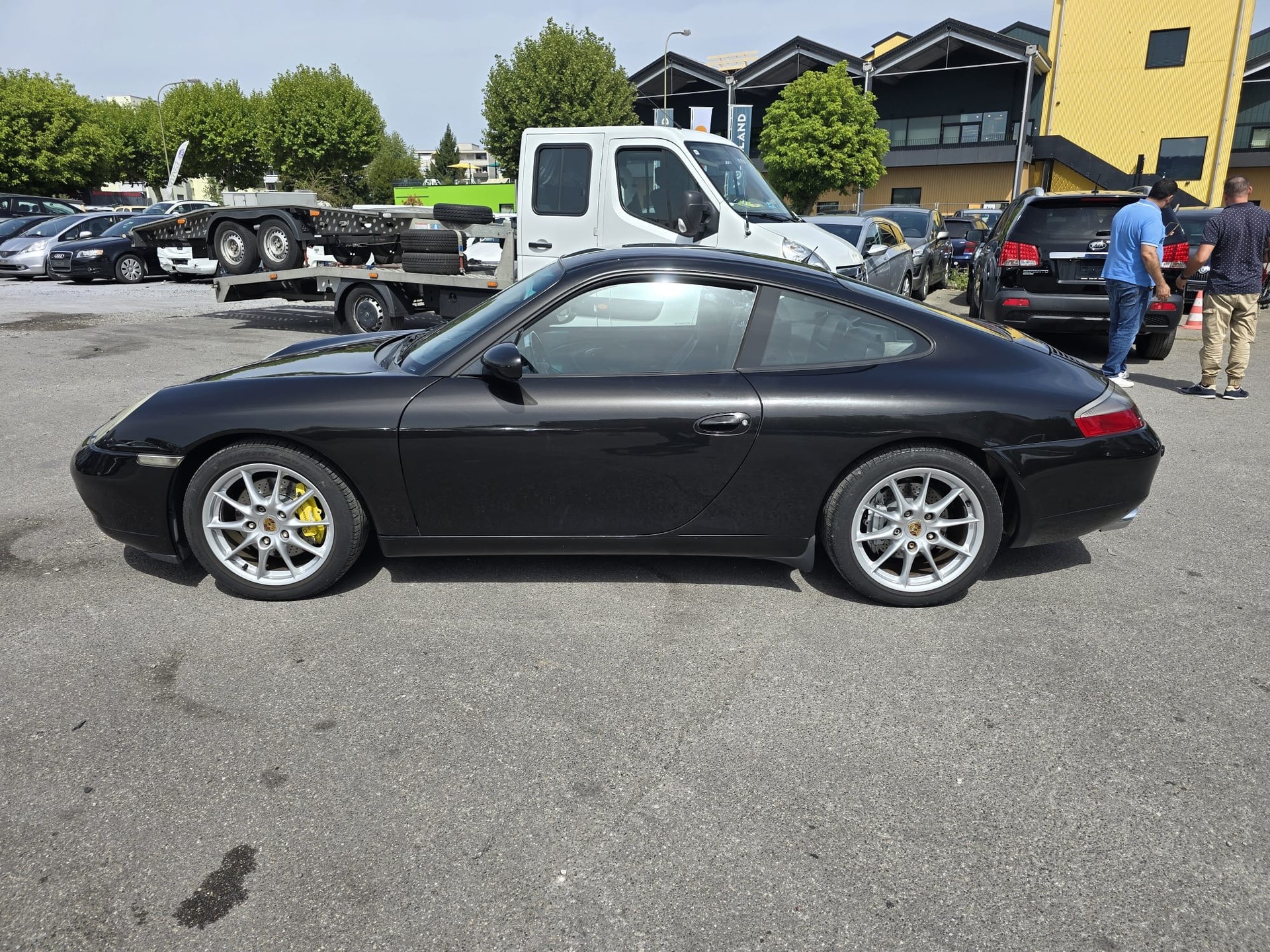 PORSCHE 911 Carrera 4-image-6