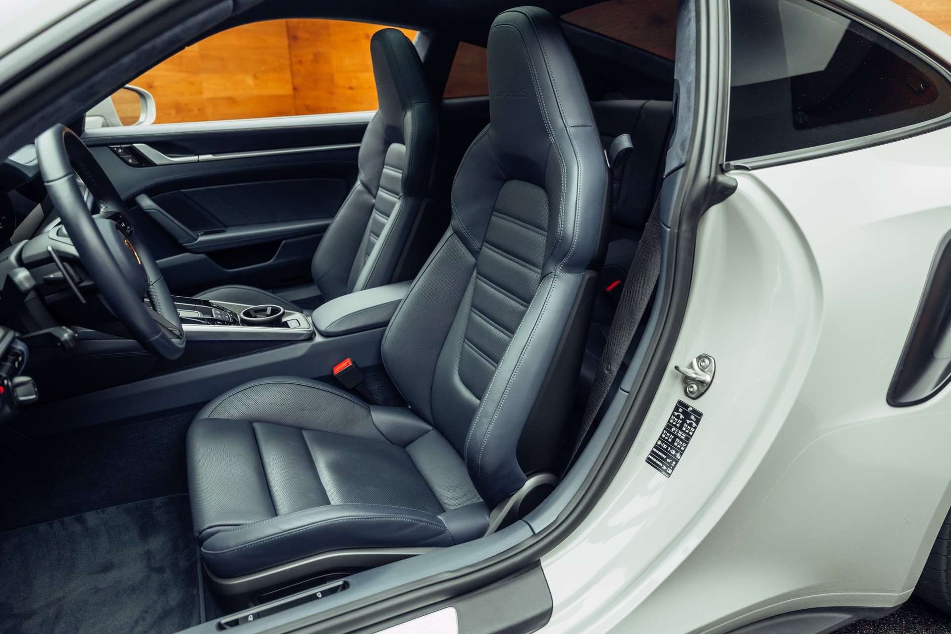 PORSCHE 911 Turbo S PDK-image-6