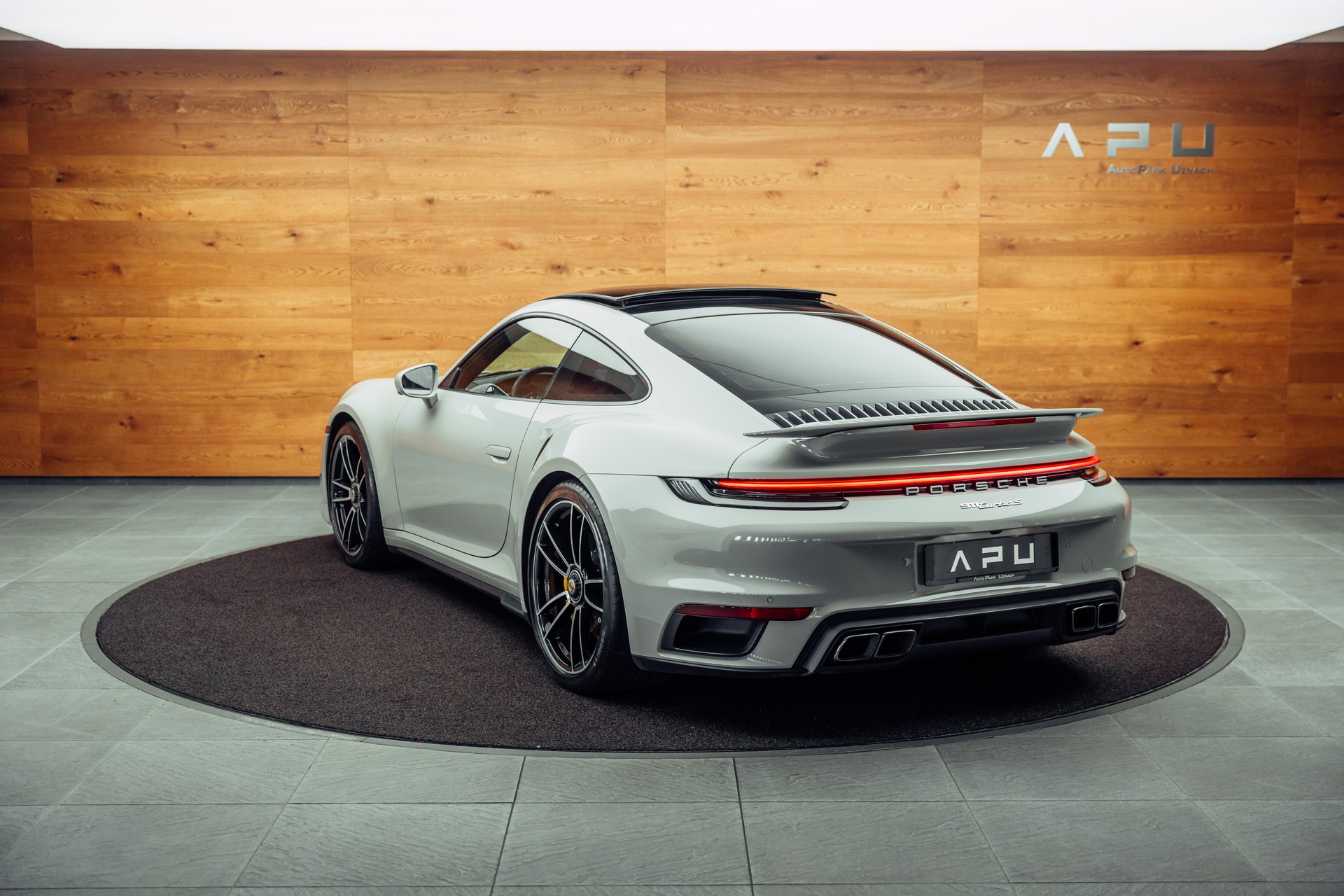 PORSCHE 911 Turbo S PDK-image-2