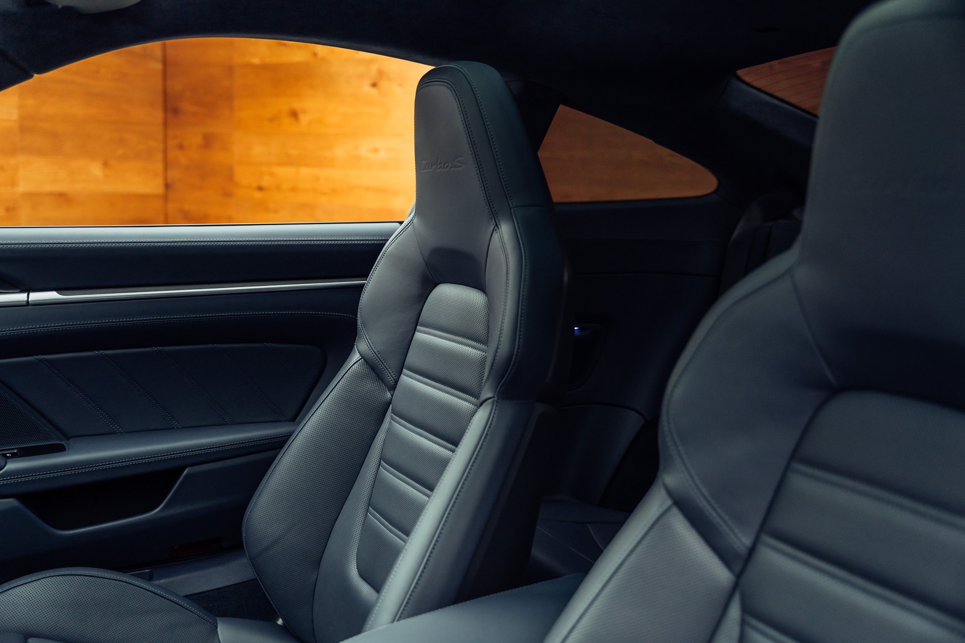 PORSCHE 911 Turbo S PDK-image-7