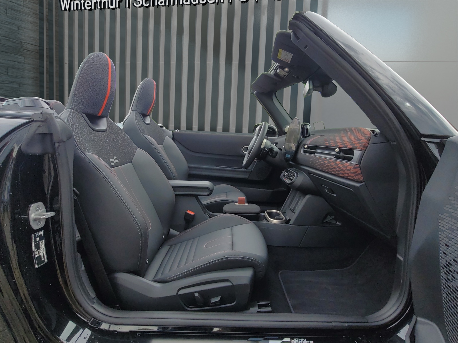 MINI Cabrio F67 2.0i John Cooper Works Paket XL-image-17