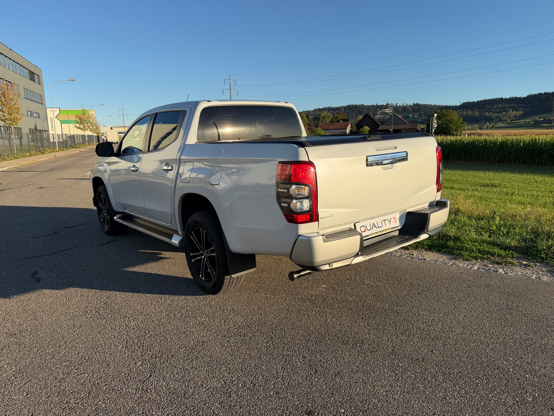MITSUBISHI L 200 2.2 Diamond Double Cab Automat-360°-Kamera-image-11