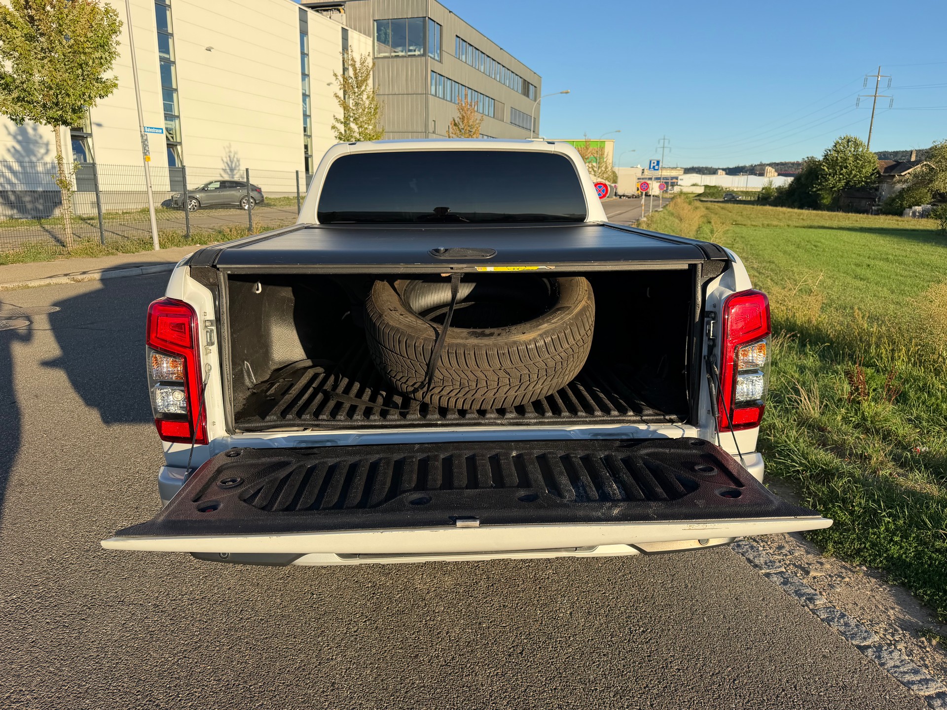 MITSUBISHI L 200 2.2 Diamond Double Cab Automat-360°-Kamera-image-18
