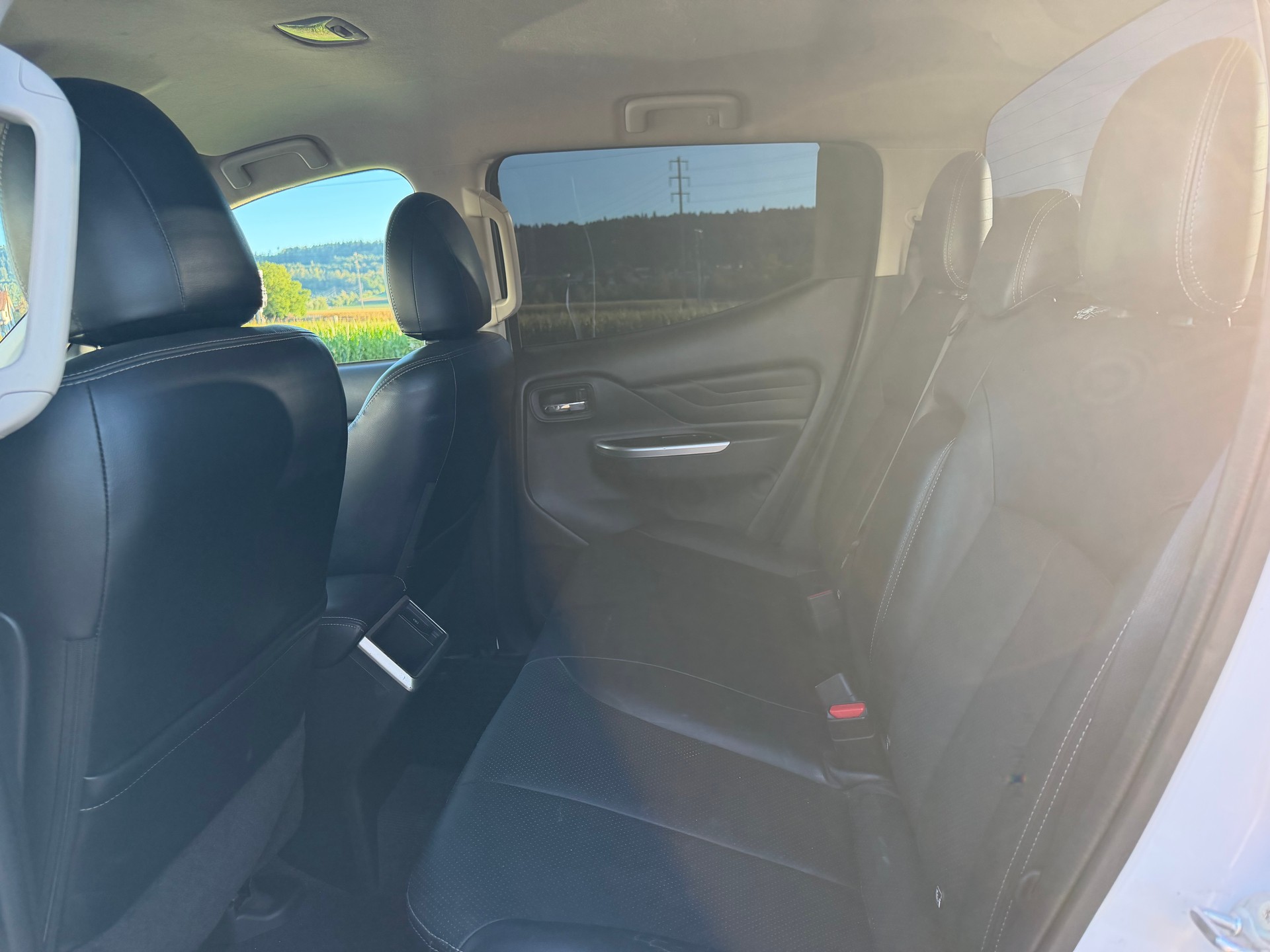 MITSUBISHI L 200 2.2 Diamond Double Cab Automat-360°-Kamera-image-27