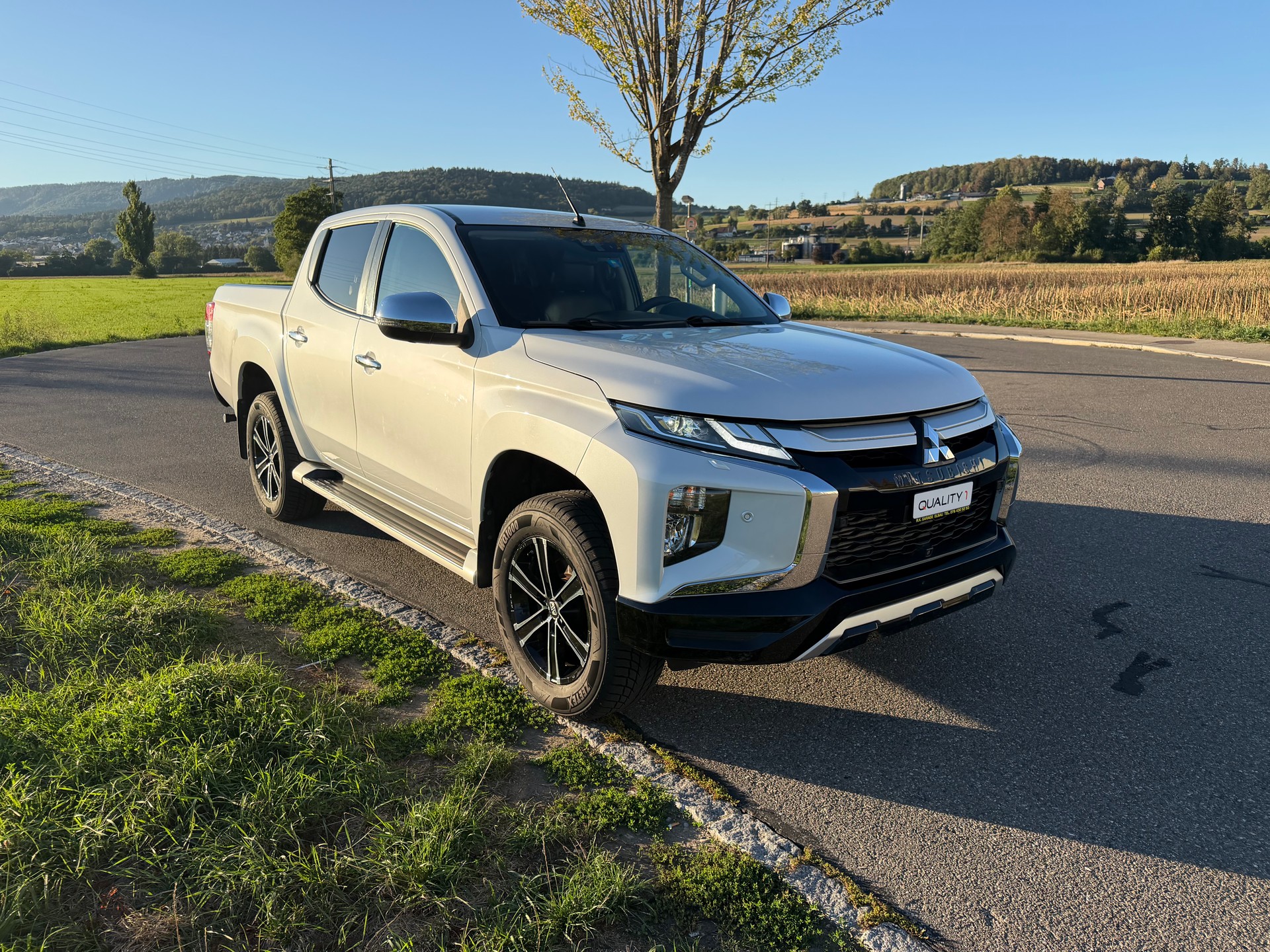 MITSUBISHI L 200 2.2 Diamond Double Cab Automat-360°-Kamera-image-6