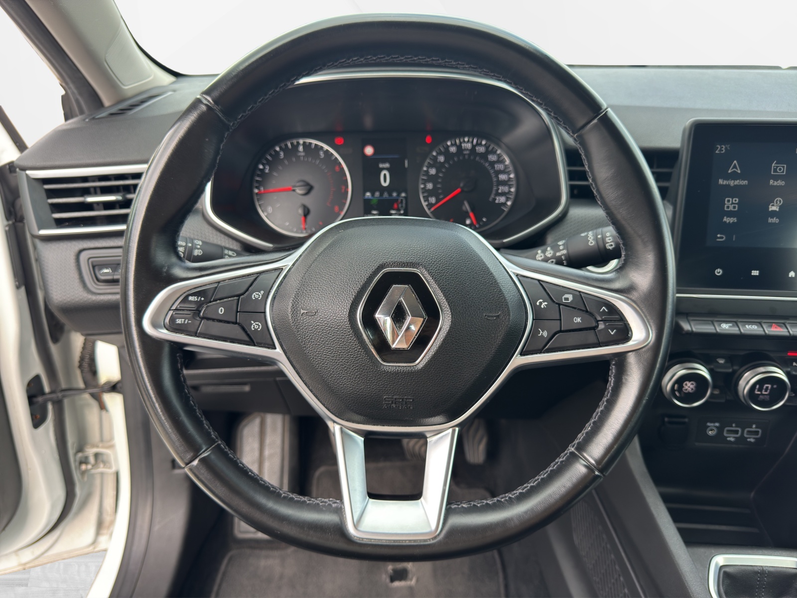 RENAULT Clio 1.0 Intens Gratis Service bis 210000Km-image-9