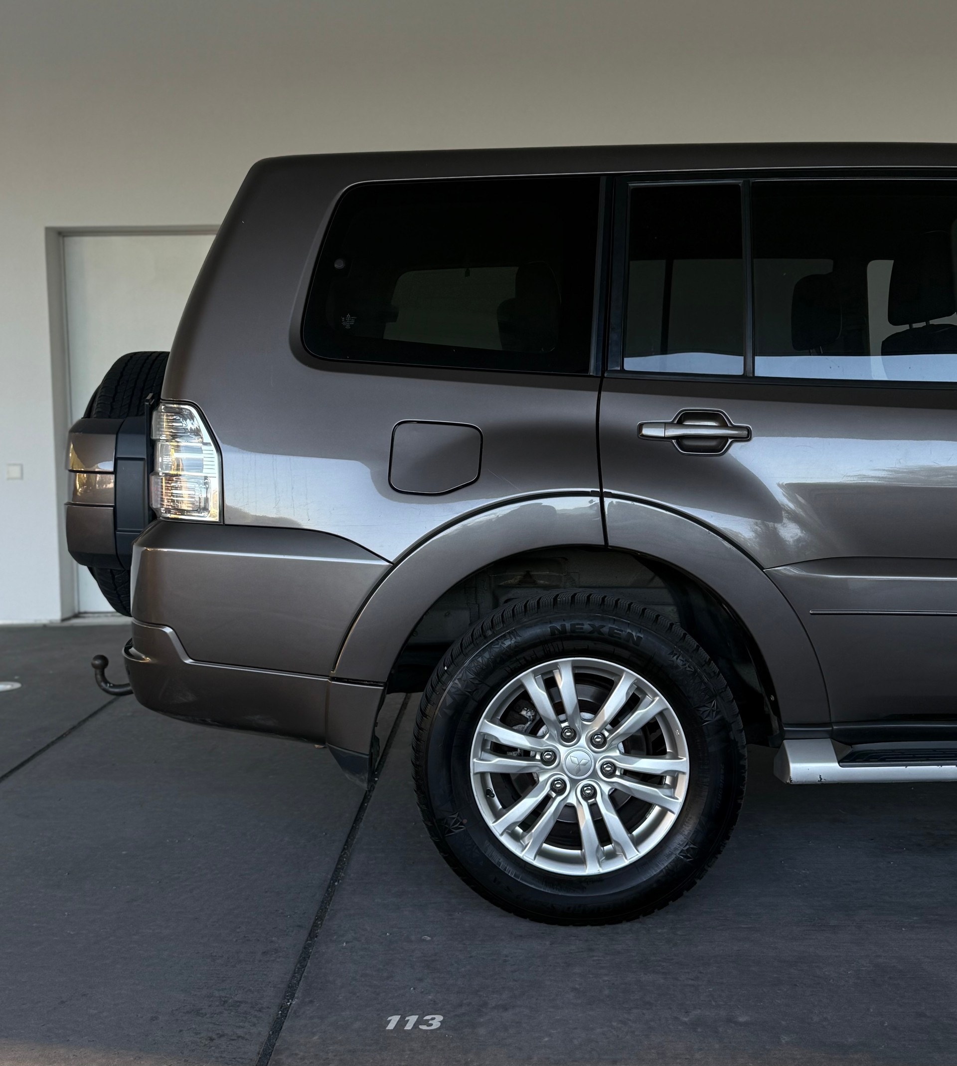 MITSUBISHI Pajero 3.2 DI-D Professional Plus Automatic-image-6