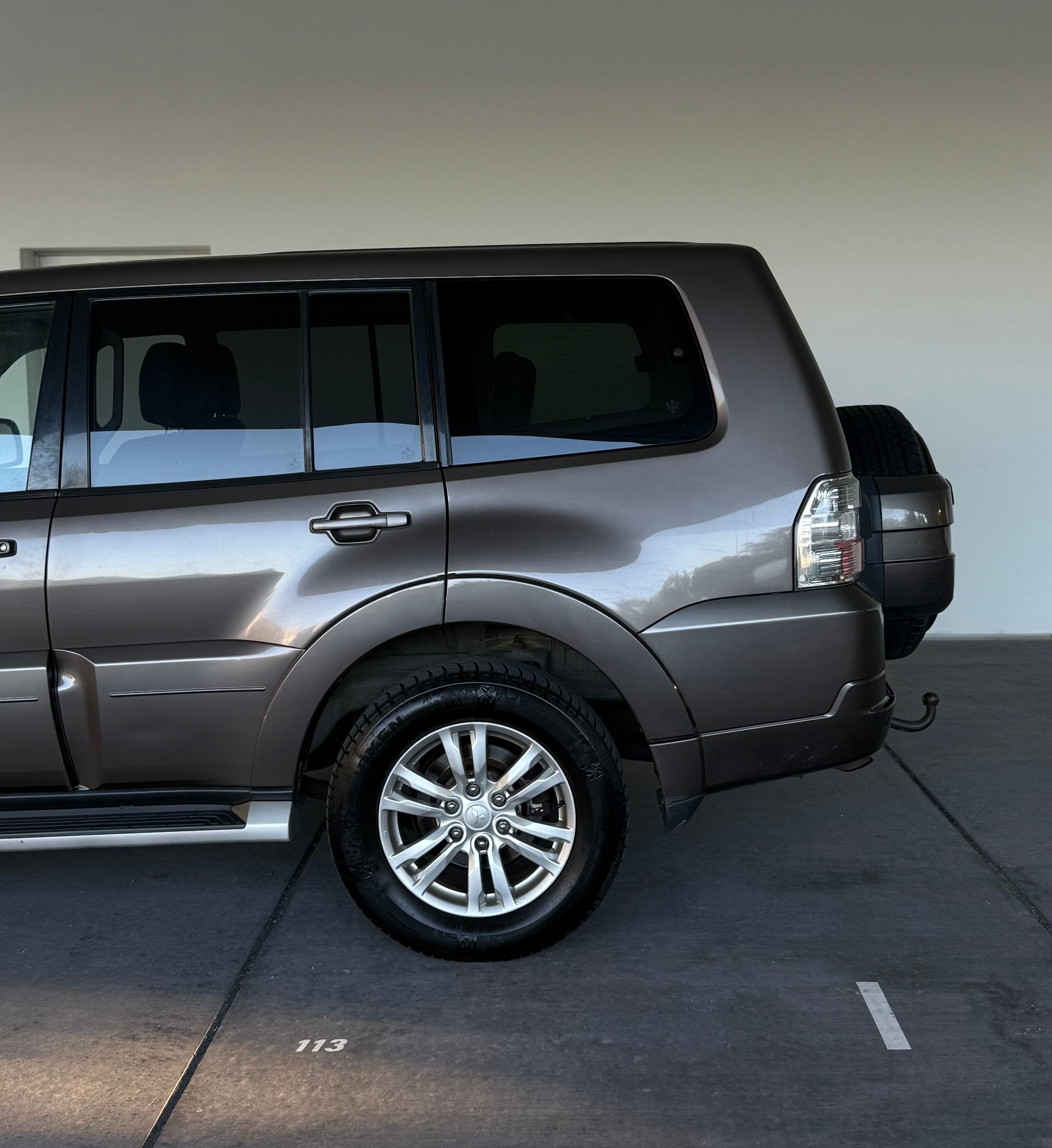 MITSUBISHI Pajero 3.2 DI-D Professional Plus Automatic-image-2