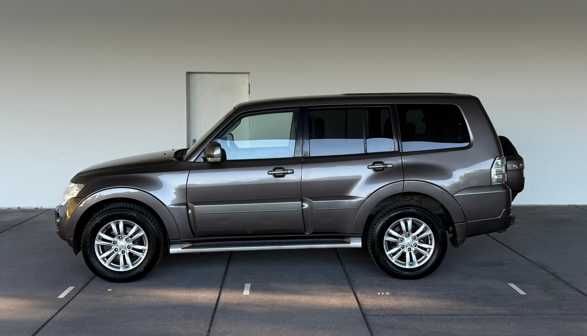 MITSUBISHI Pajero 3.2 DI-D Professional Plus Automatic-image-1
