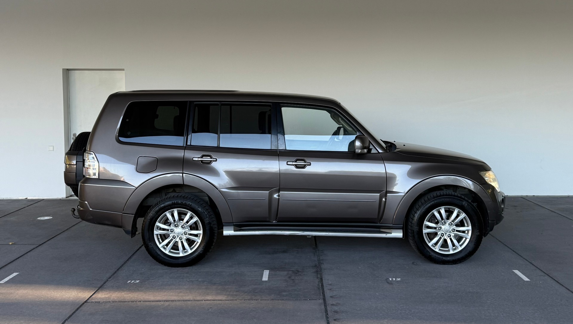 MITSUBISHI Pajero 3.2 DI-D Professional Plus Automatic-image-4