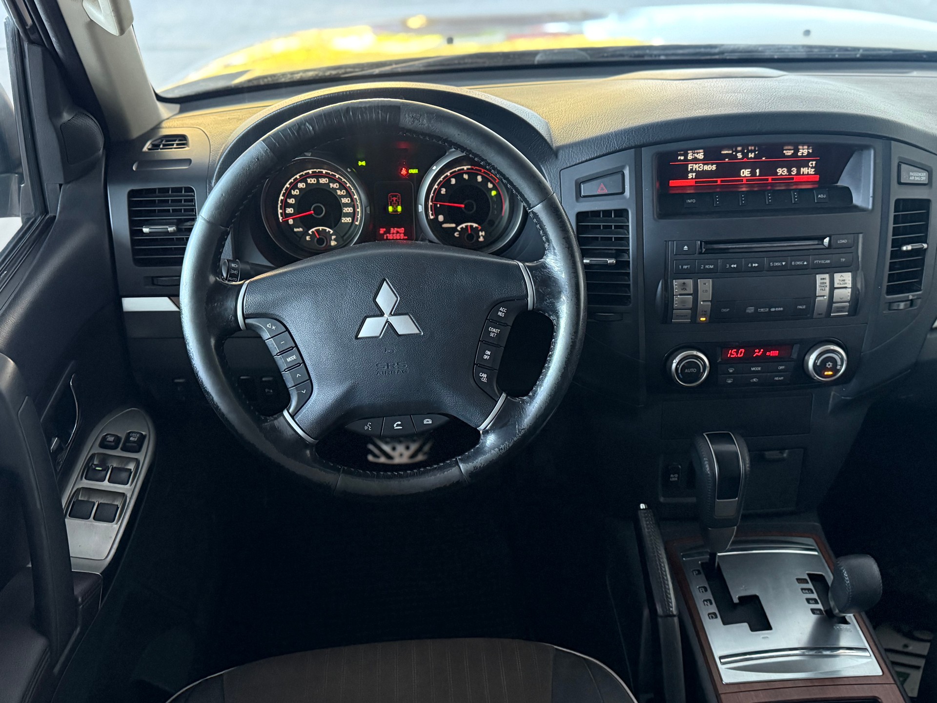 MITSUBISHI Pajero 3.2 DI-D Professional Plus Automatic-image-8