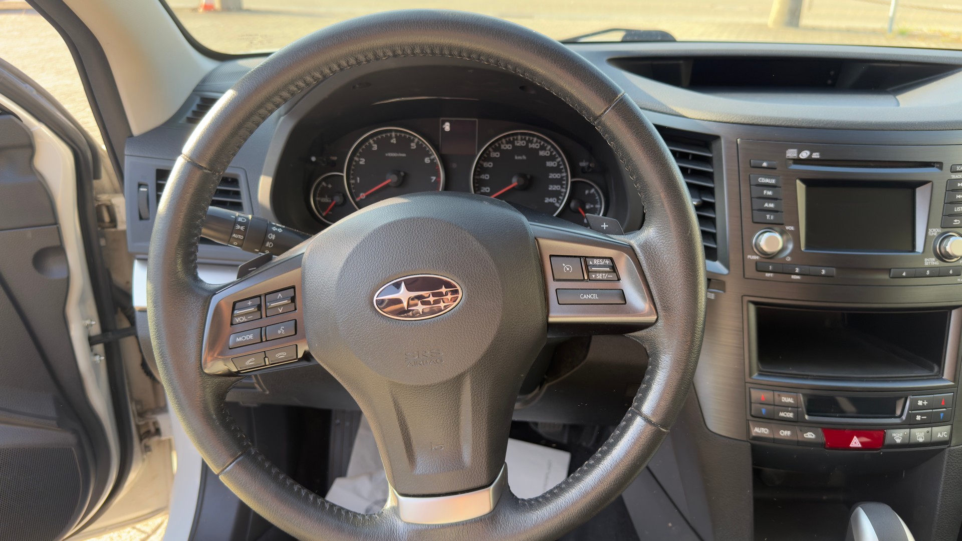 SUBARU Legacy 2.0i Swiss AWD Lineartronic-image-9
