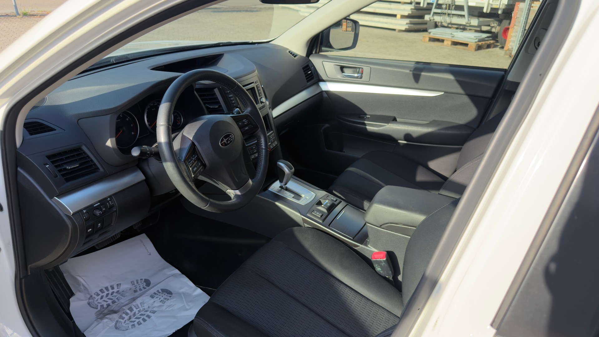 SUBARU Legacy 2.0i Swiss AWD Lineartronic-image-8