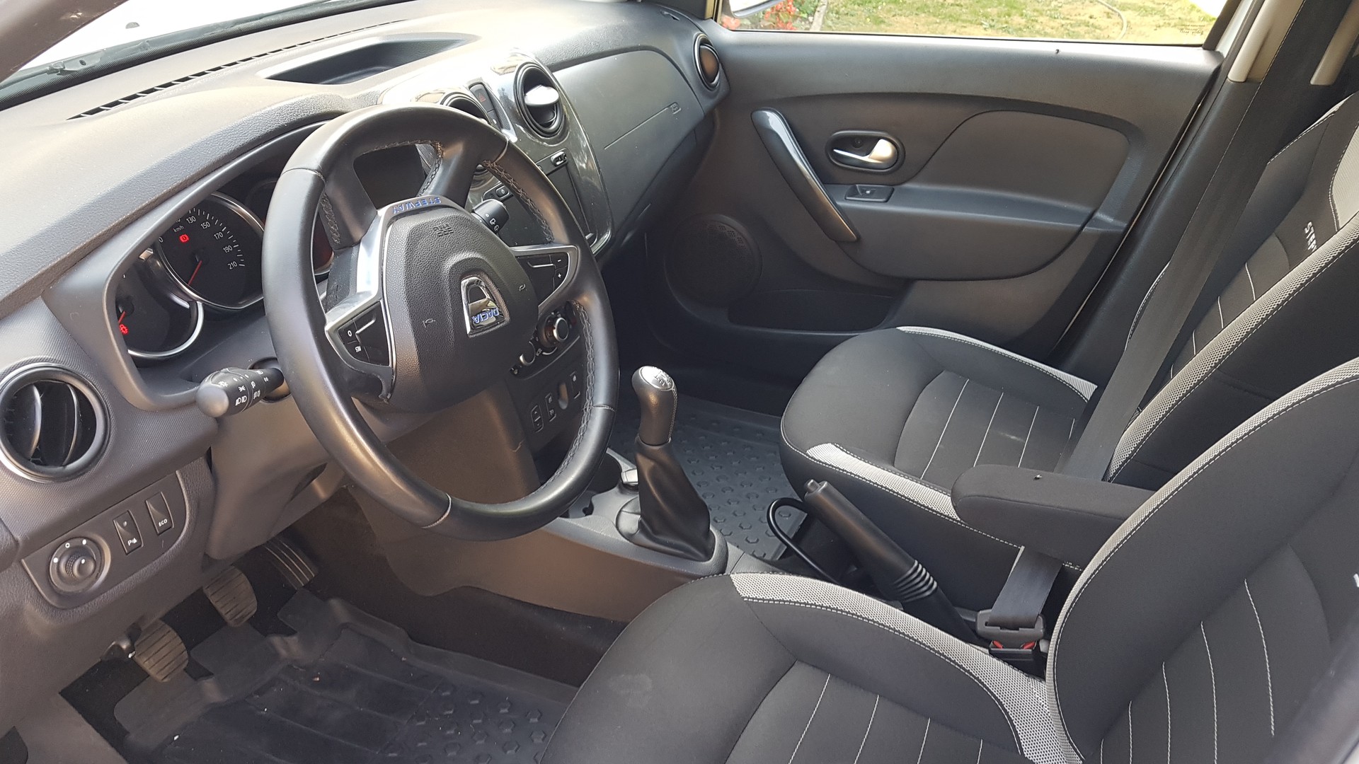 DACIA 0.9 TCe Stepway E6c S/S-image-2