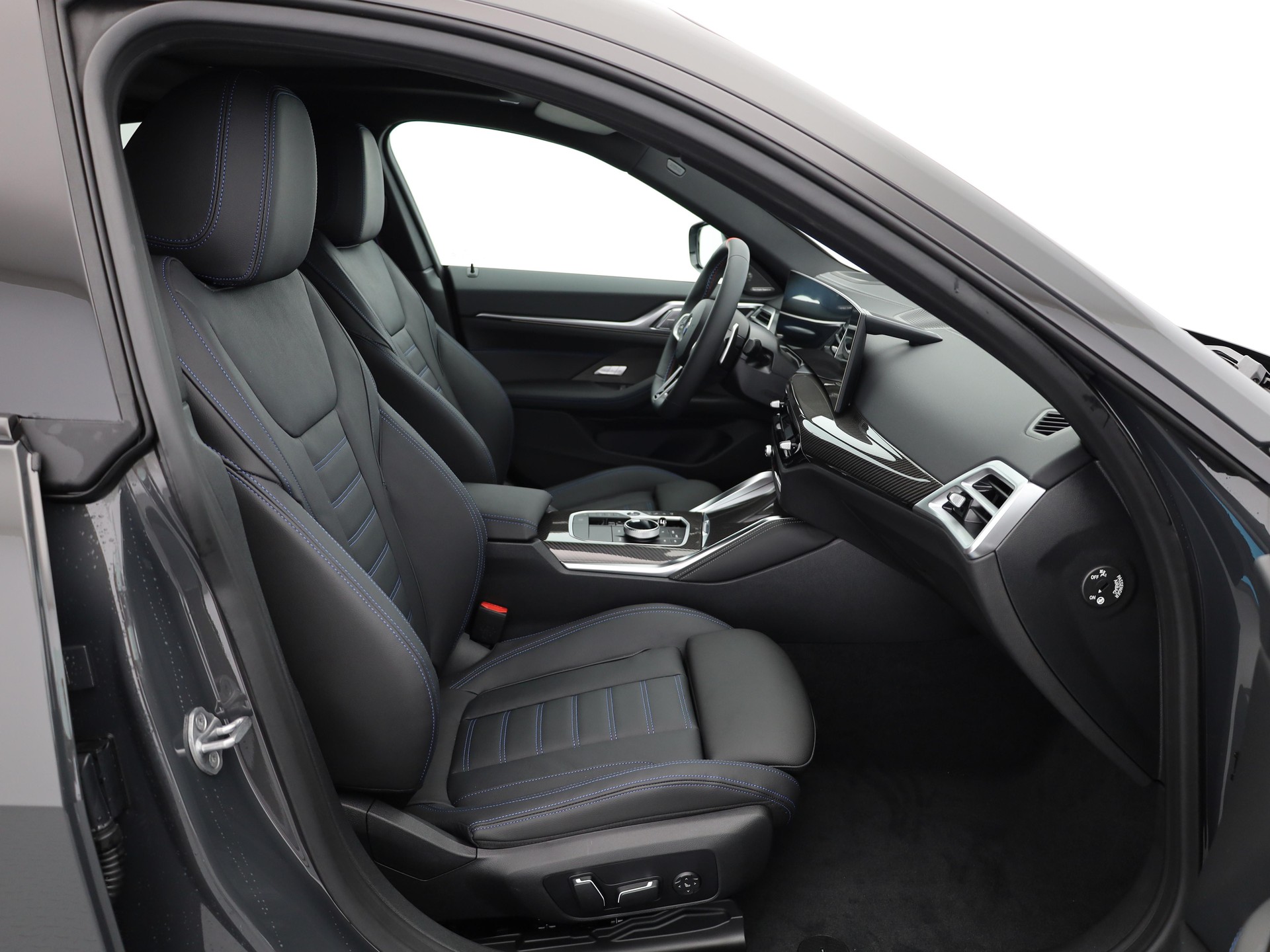 BMW M440i xDrive Gran Coupé-image-15