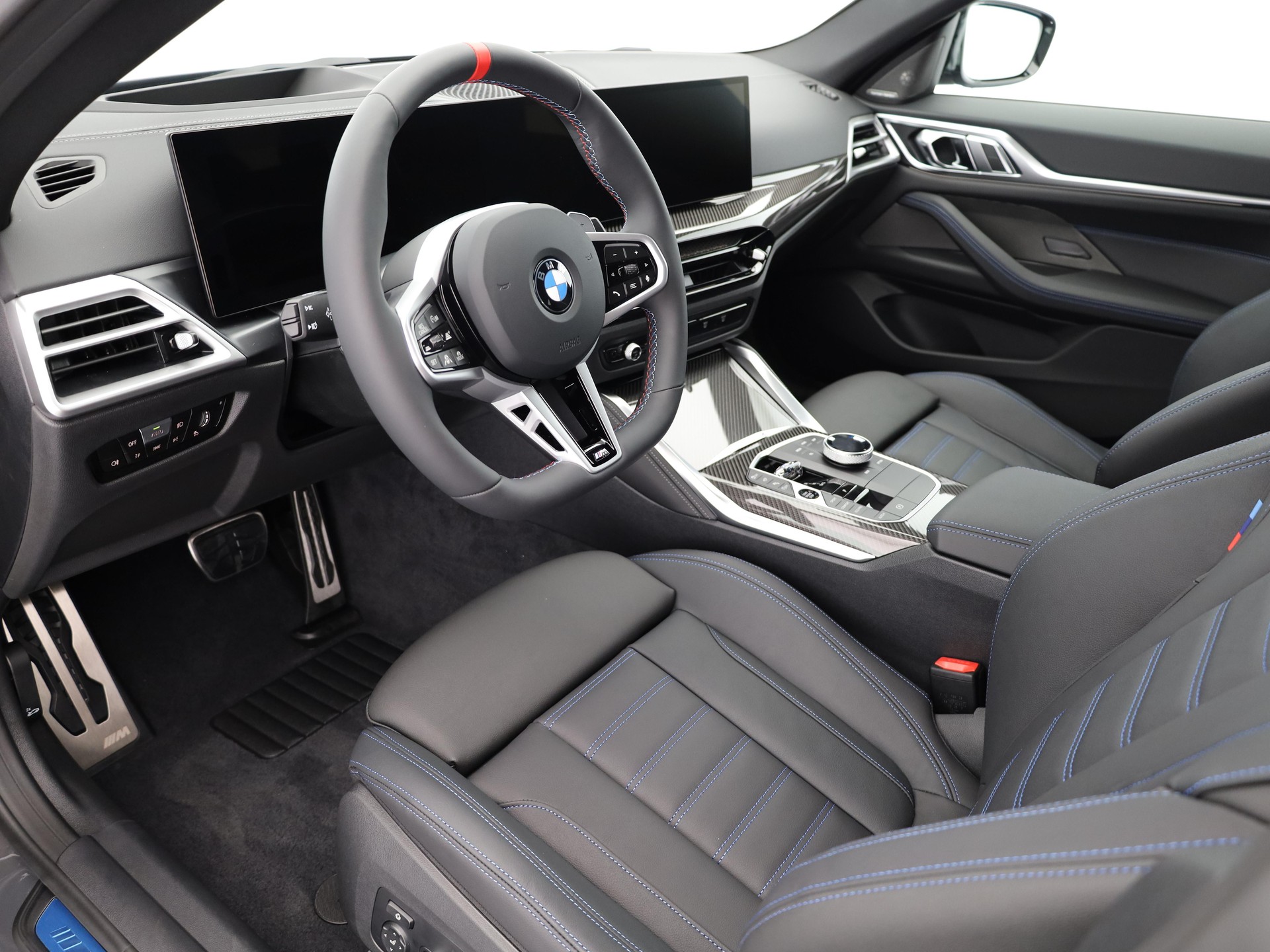 BMW M440i xDrive Gran Coupé-image-13