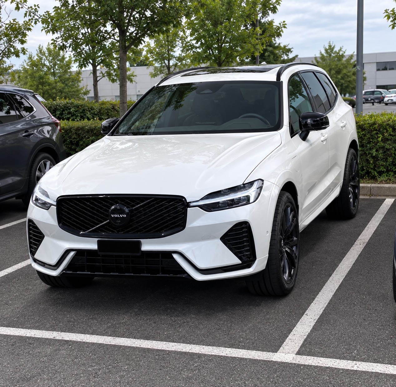 VOLVO 2.0 T6 TE Black Edition eAWD-image-0