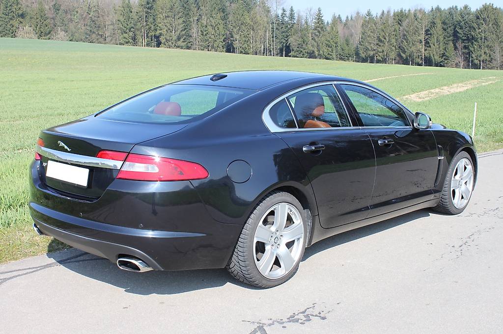 JAGUAR XF-image-2